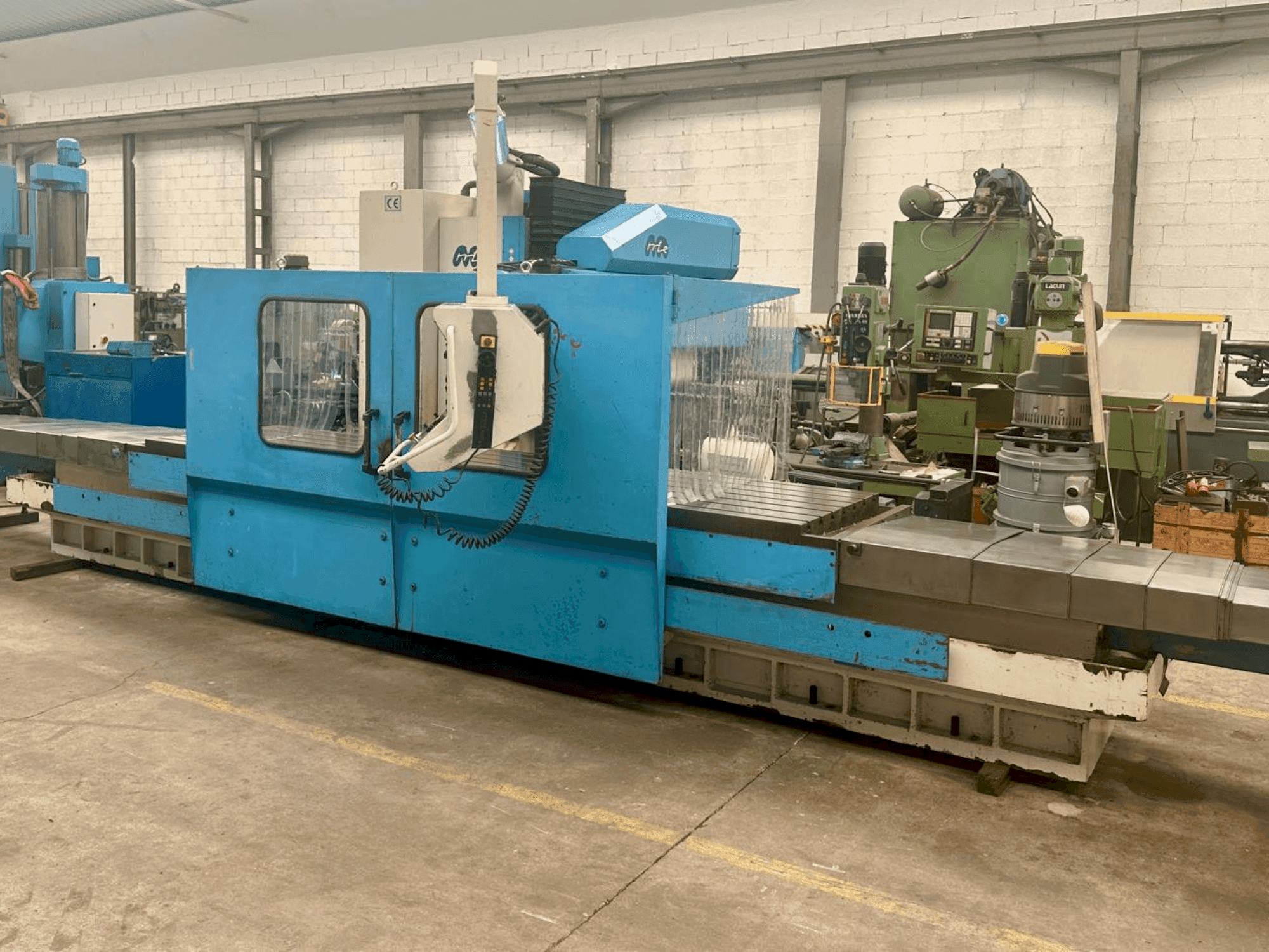 Prikaz  stroja MTE BF 4200  sprijeda