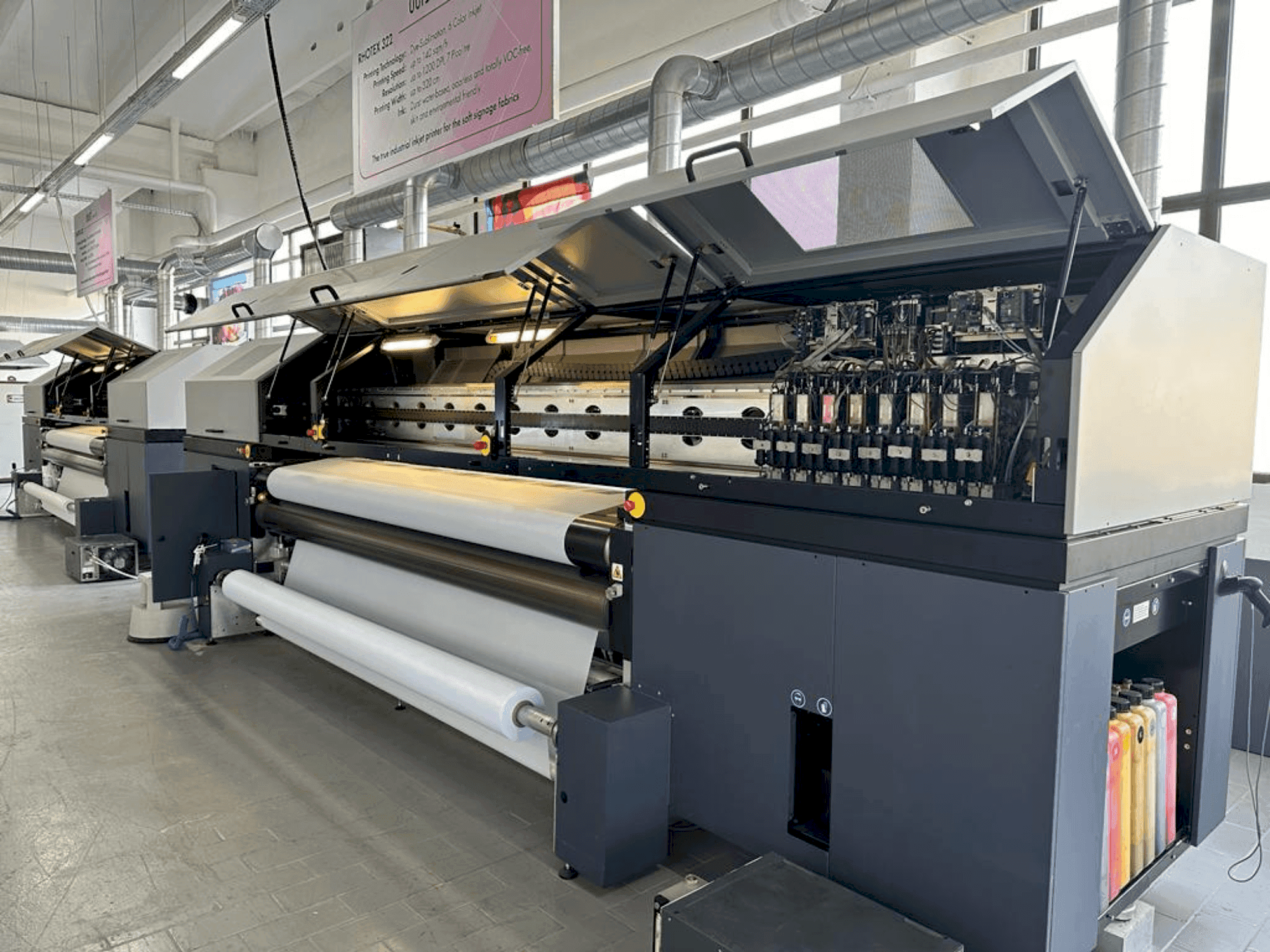 Prikaz  stroja Durst Rhotex 322  sprijeda