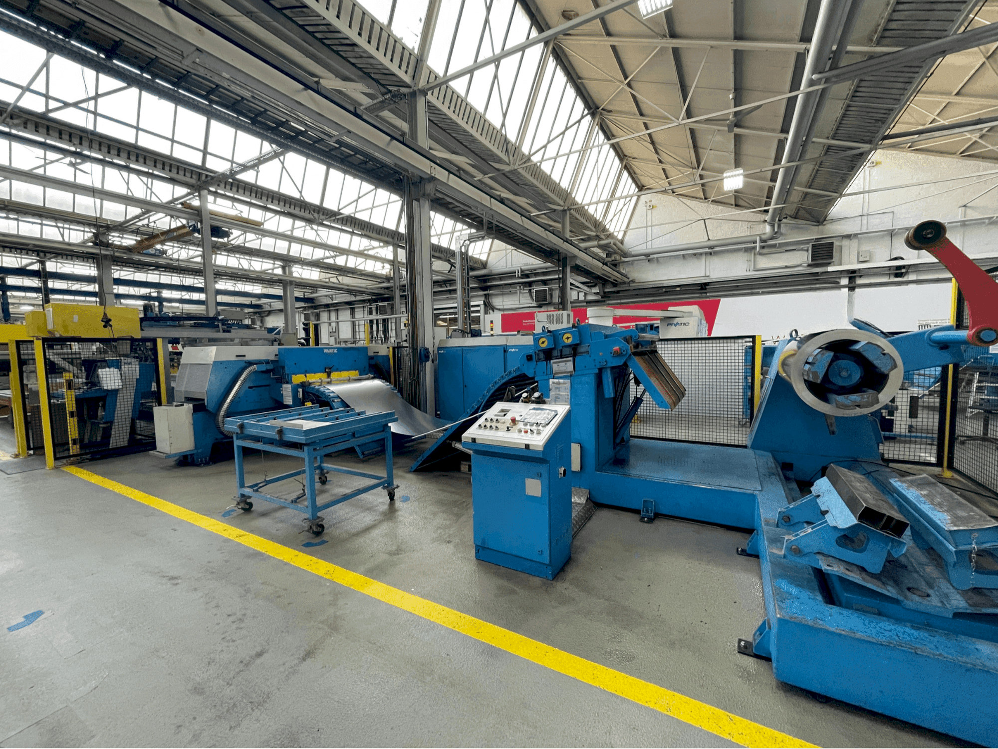 Prikaz  stroja Pivatic P125  sprijeda