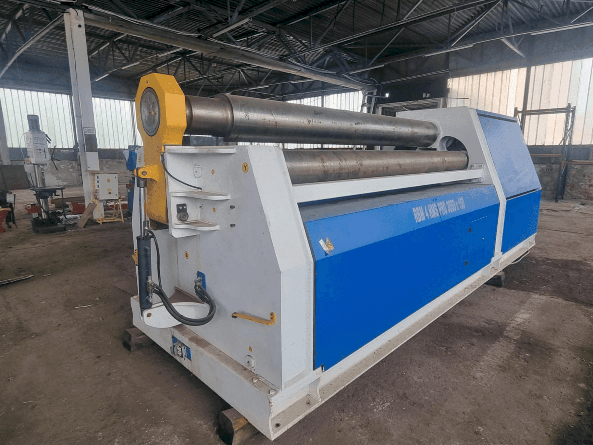 Prikaz  stroja Metallkraft  RBM 4 HMS Pro 3050-150  sprijeda