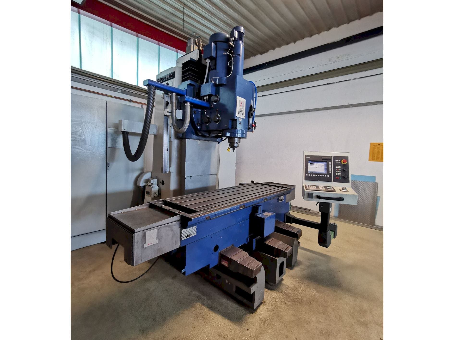 Prikaz  stroja Droop & Rein FS 100 ke  sprijeda