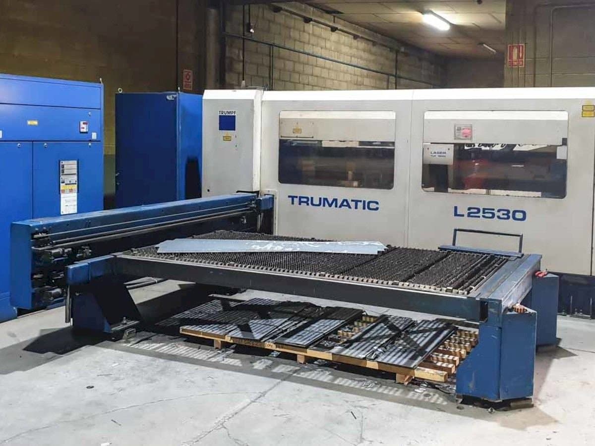 Prikaz  stroja Trumpf Trumatic L2530  sprijeda