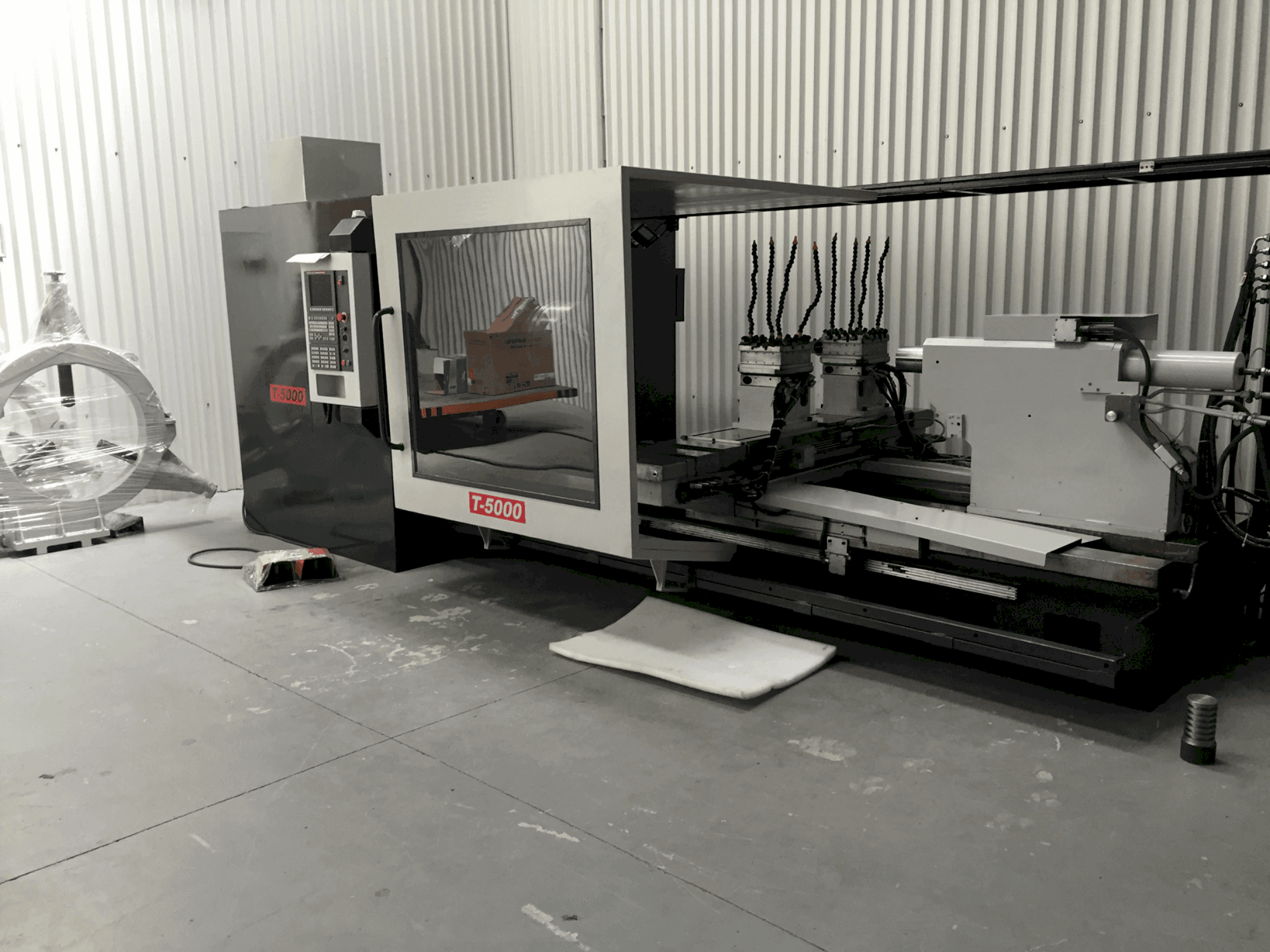 Prikaz  stroja RAIS T 5000  sprijeda