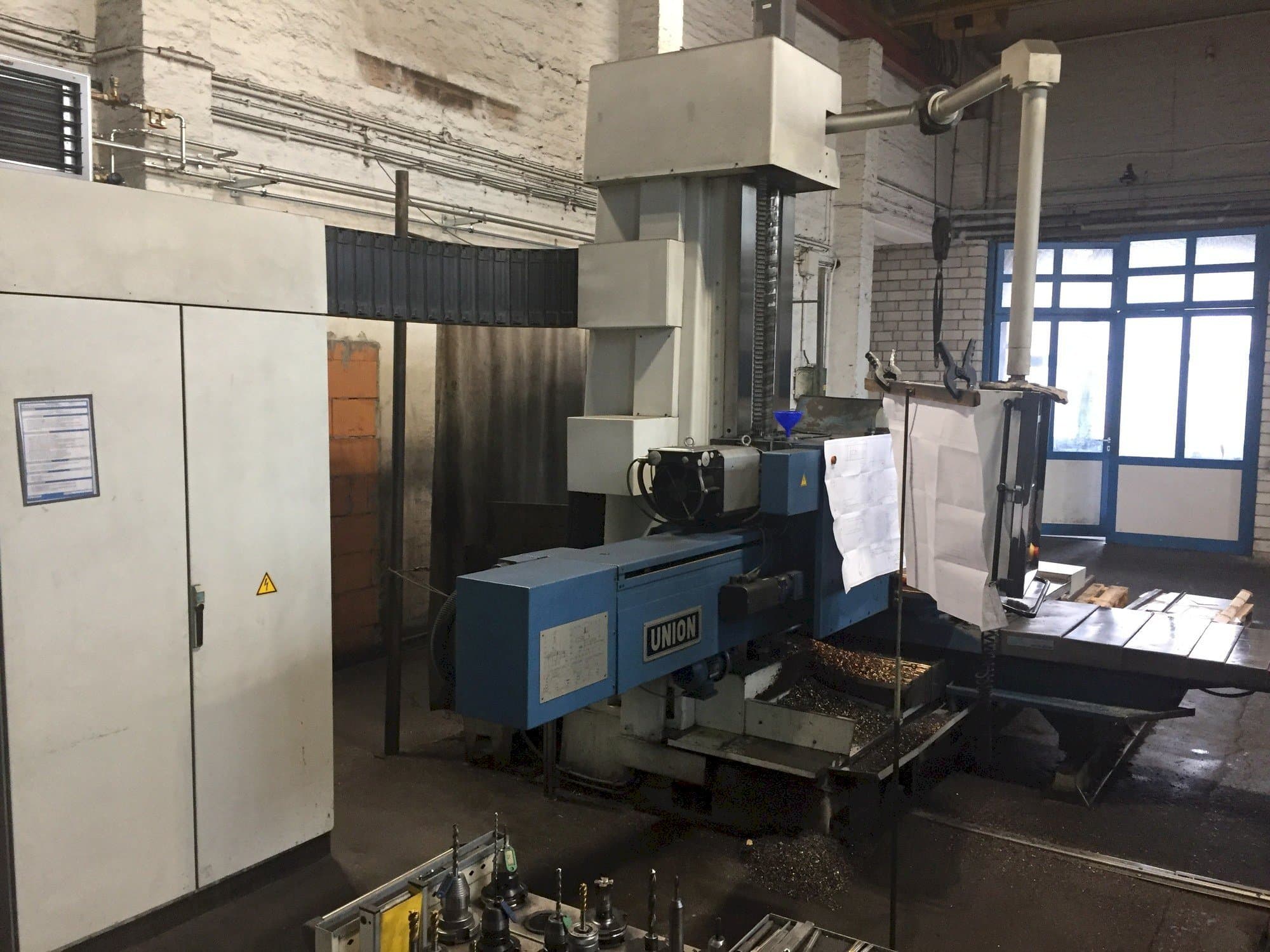 Prikaz lijeve strane  stroja Union BFT 102