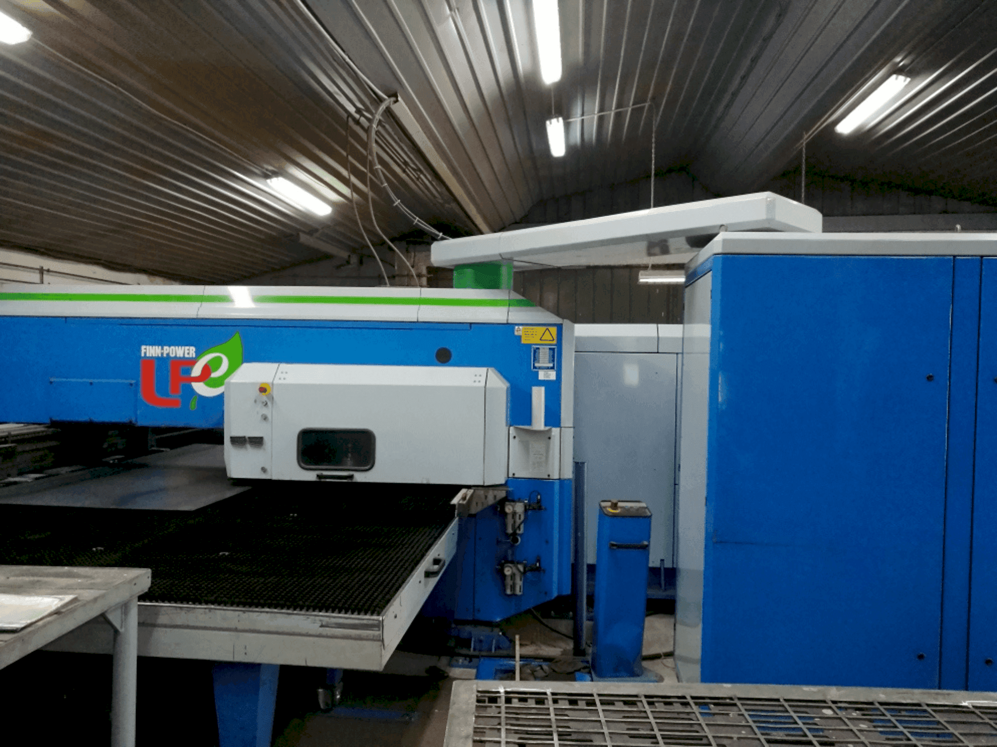 Prikaz  stroja Finn-Power LPE5 SWUH  sprijeda