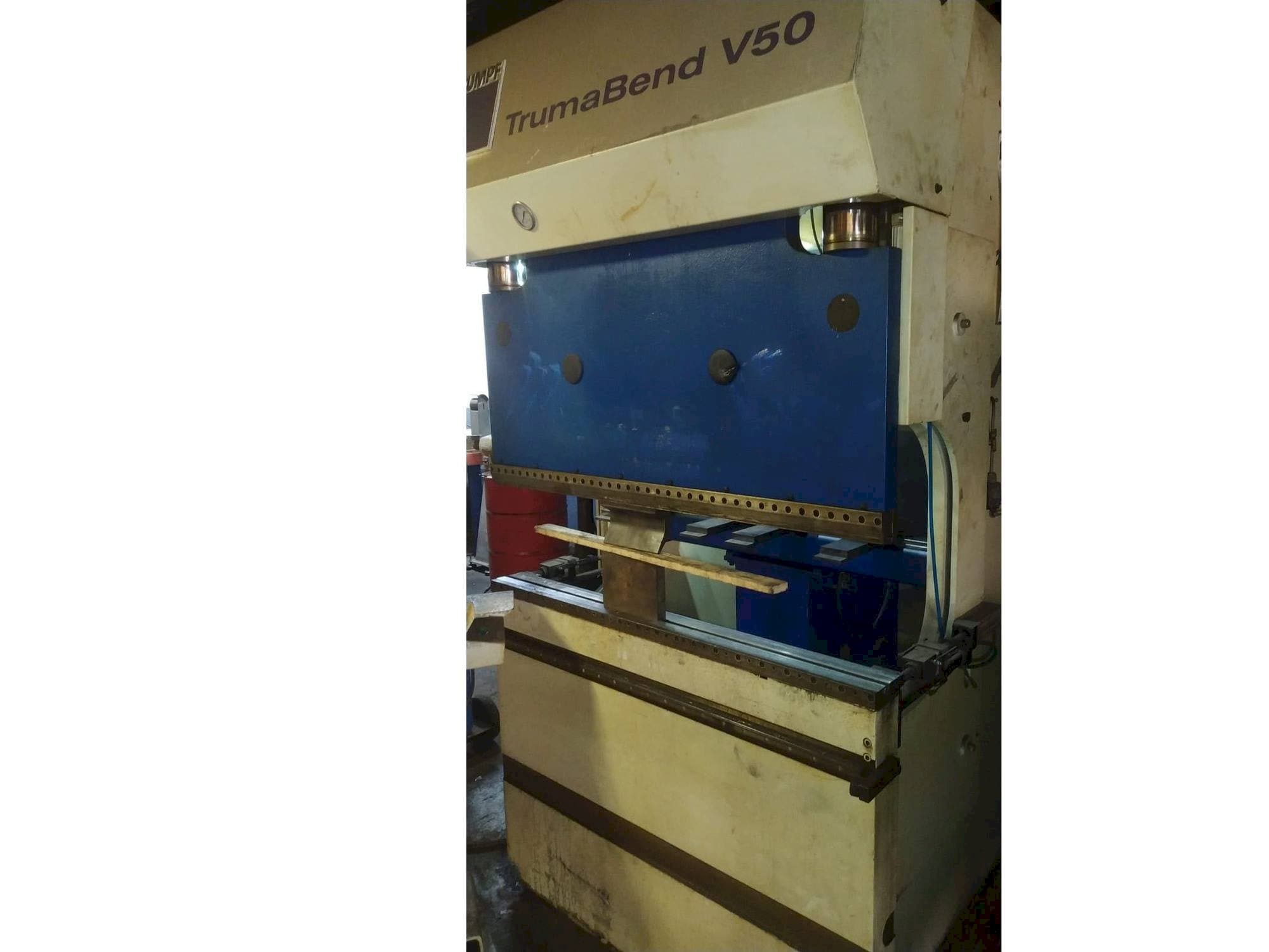 Prikaz  stroja Trumpf TrumaBend V50  sprijeda