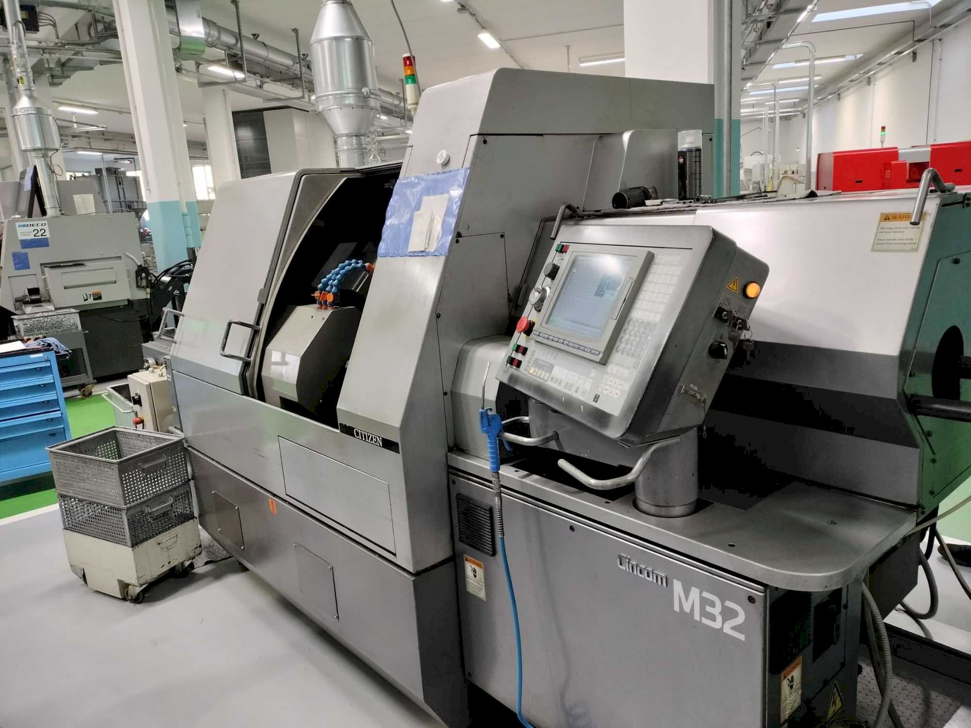 Prikaz  stroja Citizen CINCOM M32V  sprijeda