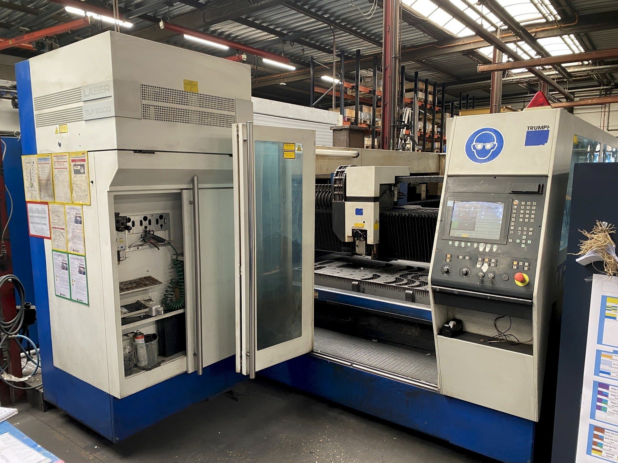 Prikaz  stroja Trumpf Trumatic L3050  sprijeda