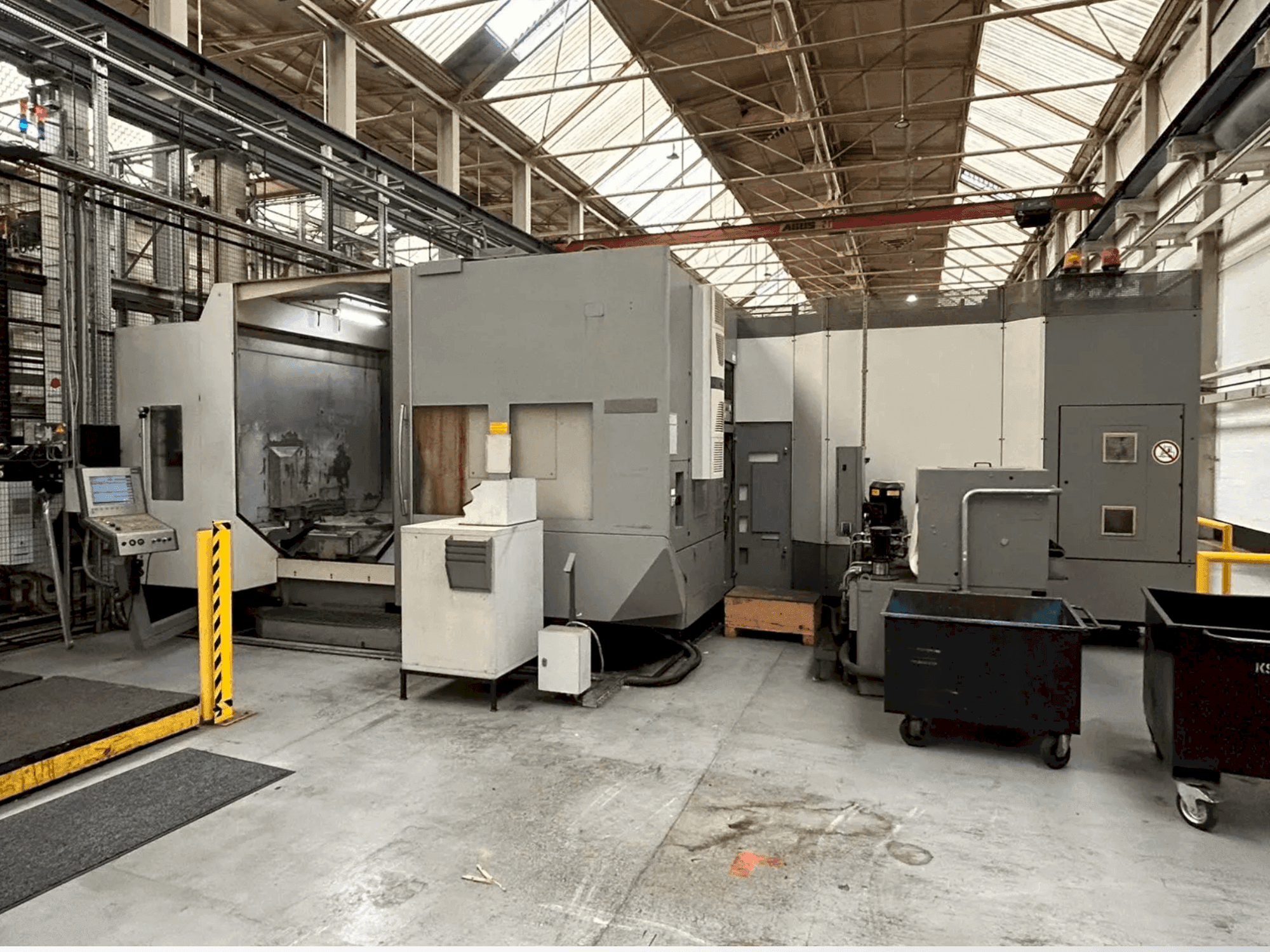 Prikaz  stroja DMG DMC 100 H  sprijeda