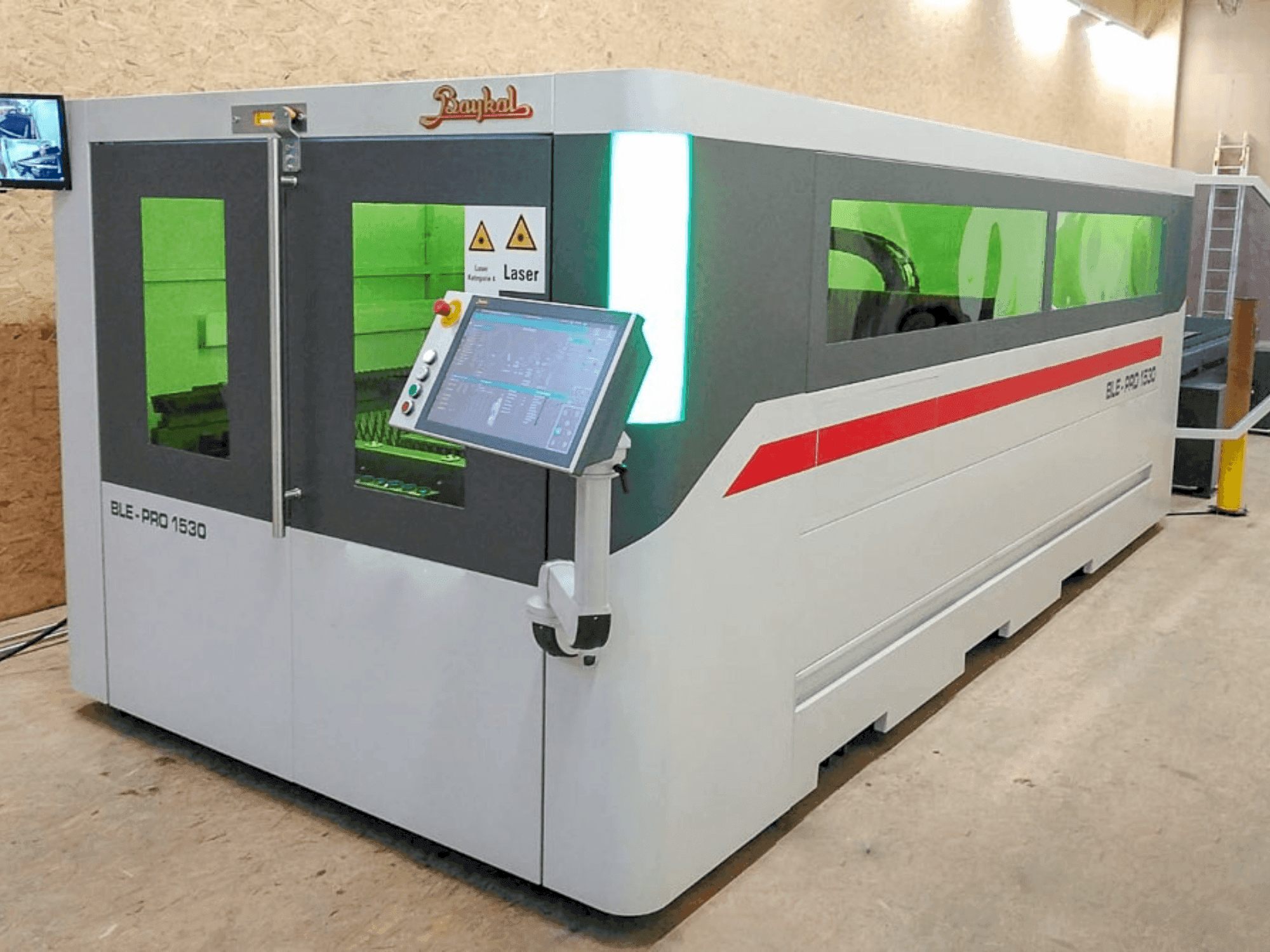 Prikaz  stroja Baykal BLE PRO 1530  sprijeda