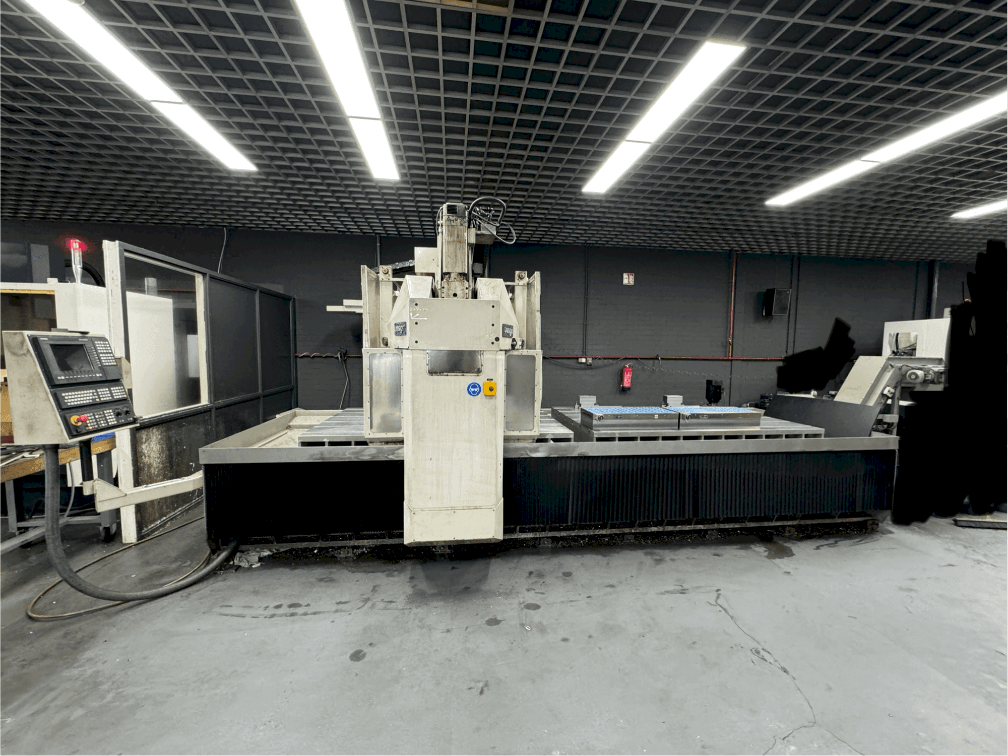 Prikaz  stroja Unisign Uniport 4  sprijeda