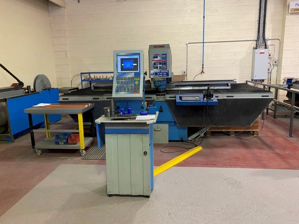 Prikaz  stroja Euromac ZX 1250/30  sprijeda