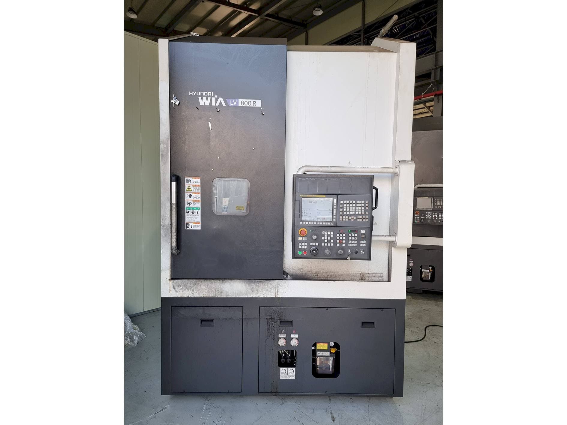 Prikaz  stroja Hyundai Wia LV800R  sprijeda