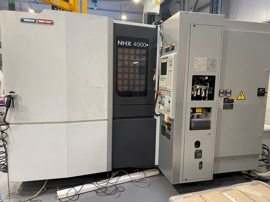 Prikaz  stroja DMG Mori Seiki NHX4000  sprijeda