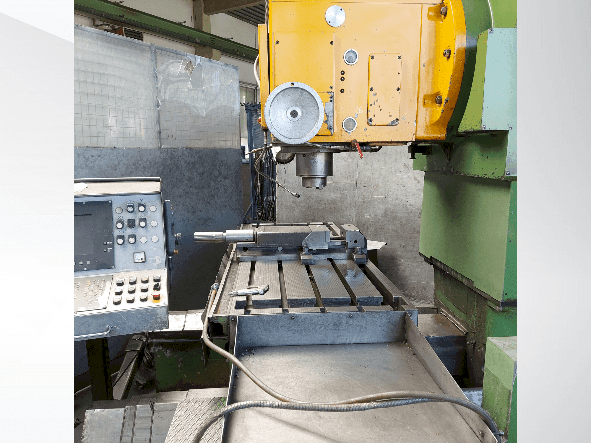 Radni prostor  stroja Droop & Rein FS 110