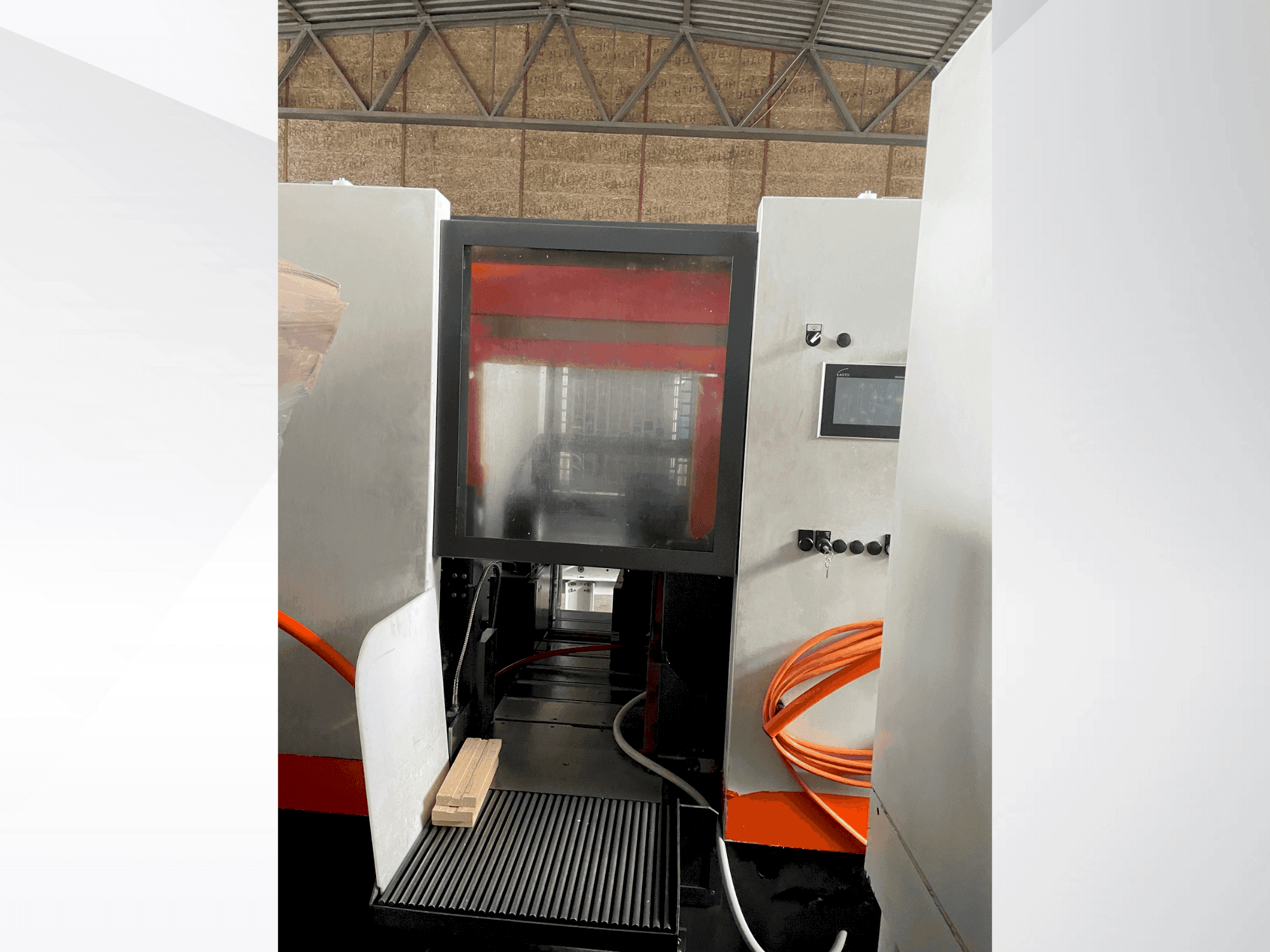 Prikaz  stroja KASTO WIN A4.6  sprijeda