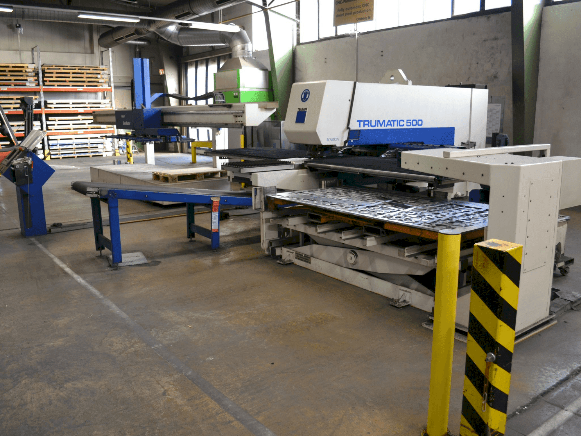 Prikaz  stroja TRUMPF Trumatic 500  sprijeda