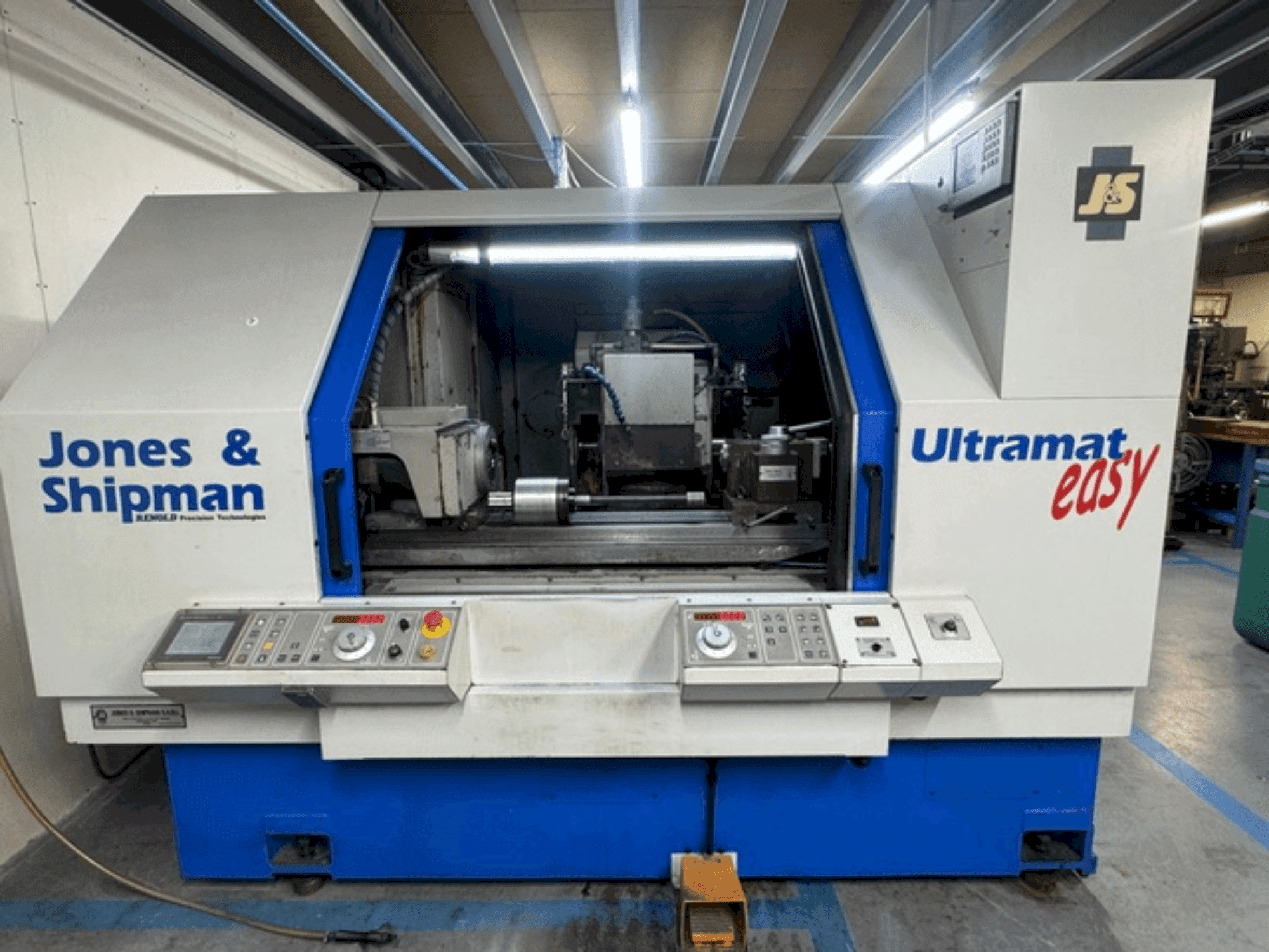 Prikaz  stroja Jones & Shipman ULTRAMAT EASY CNC  sprijeda