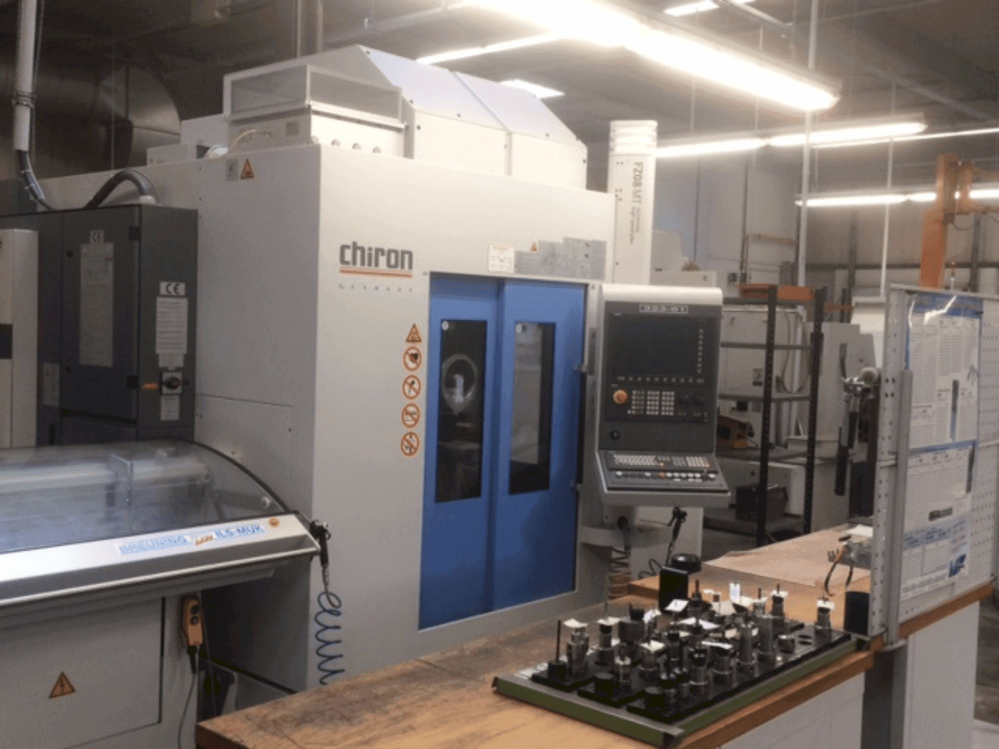 Prikaz  stroja CHIRON FZ08 MT (2011)  sprijeda