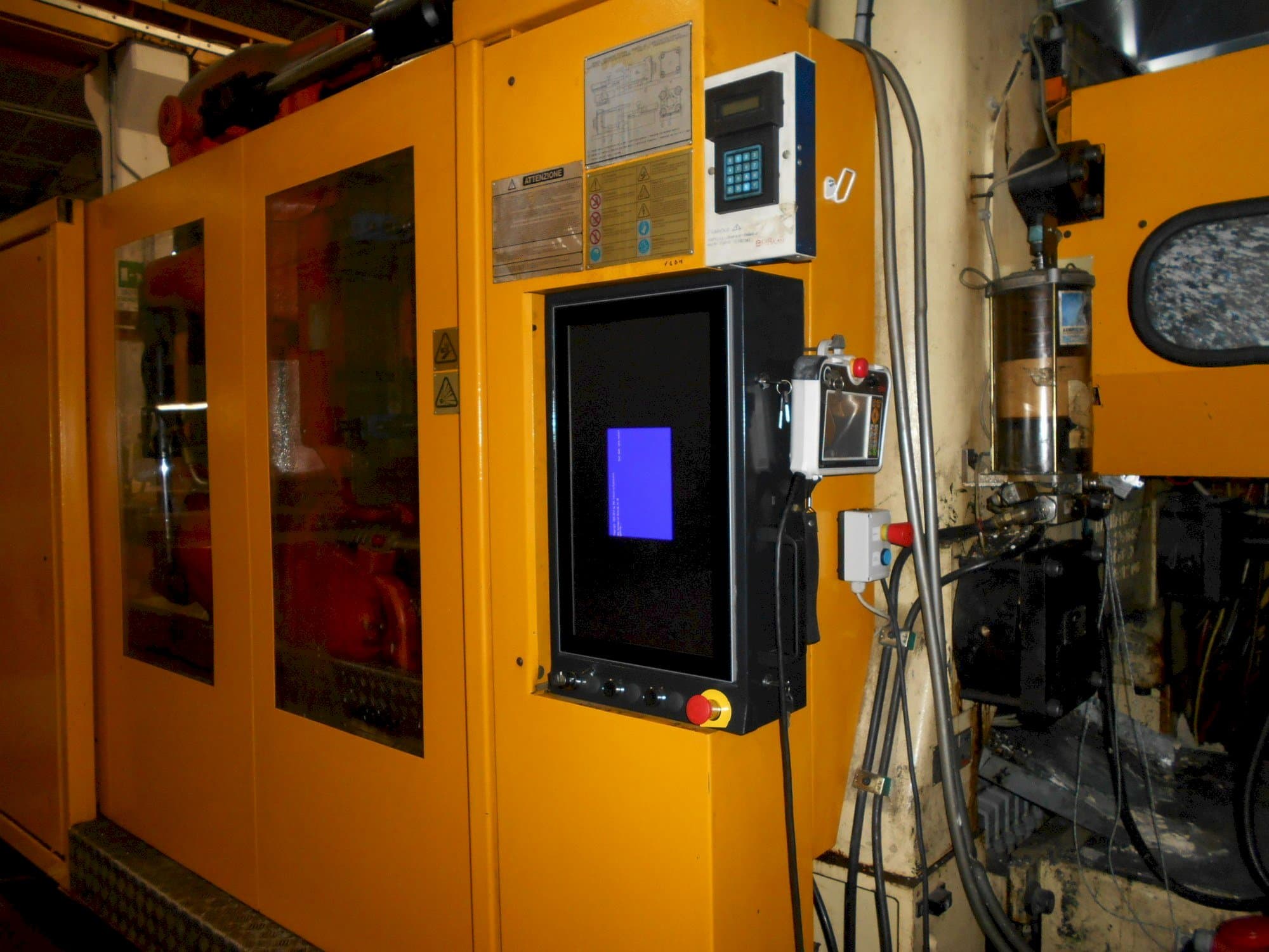 Prikaz  stroja Husky ELL 750 RS 120/110  sprijeda