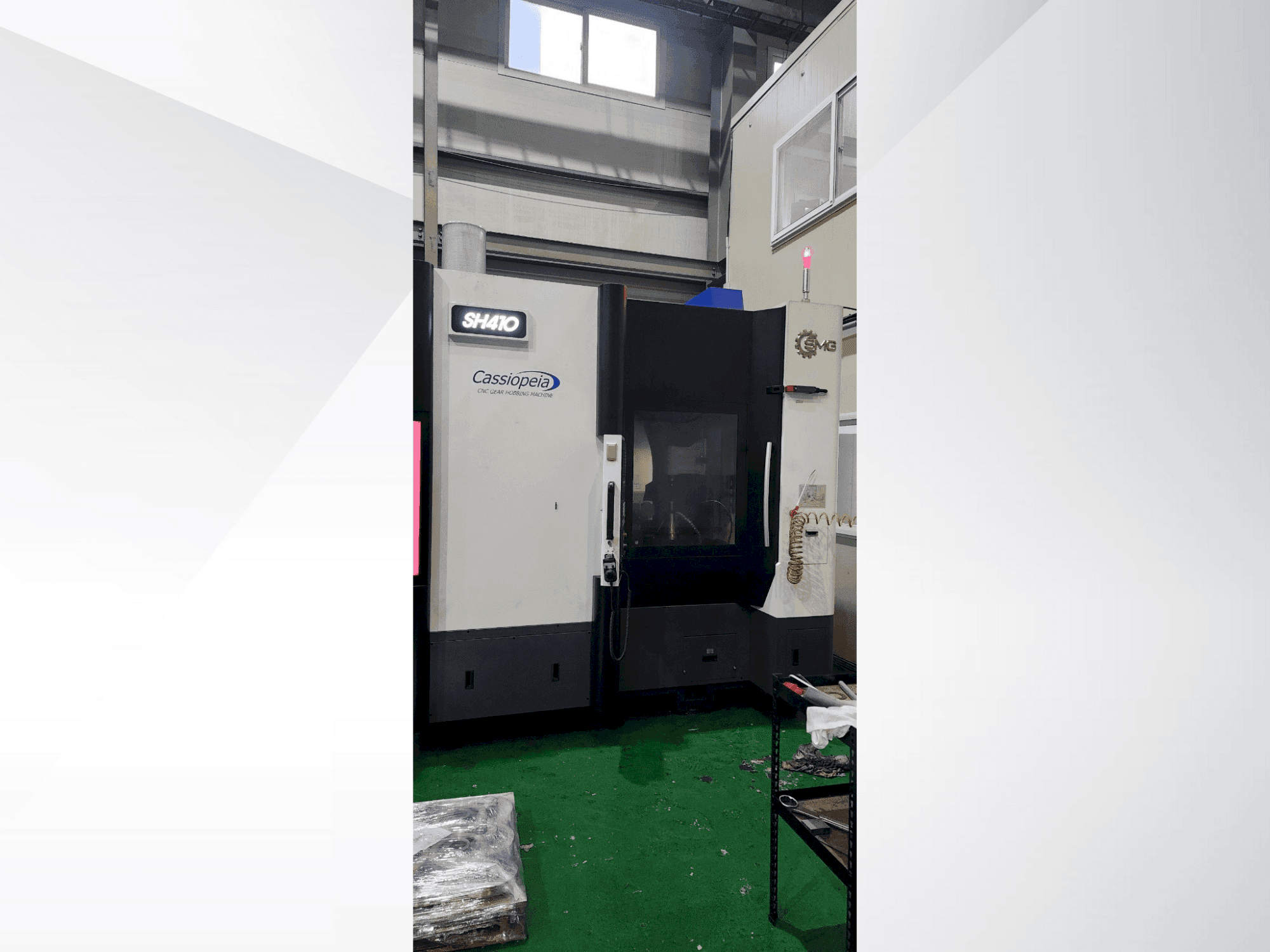 Prikaz  stroja SMG SH410  sprijeda