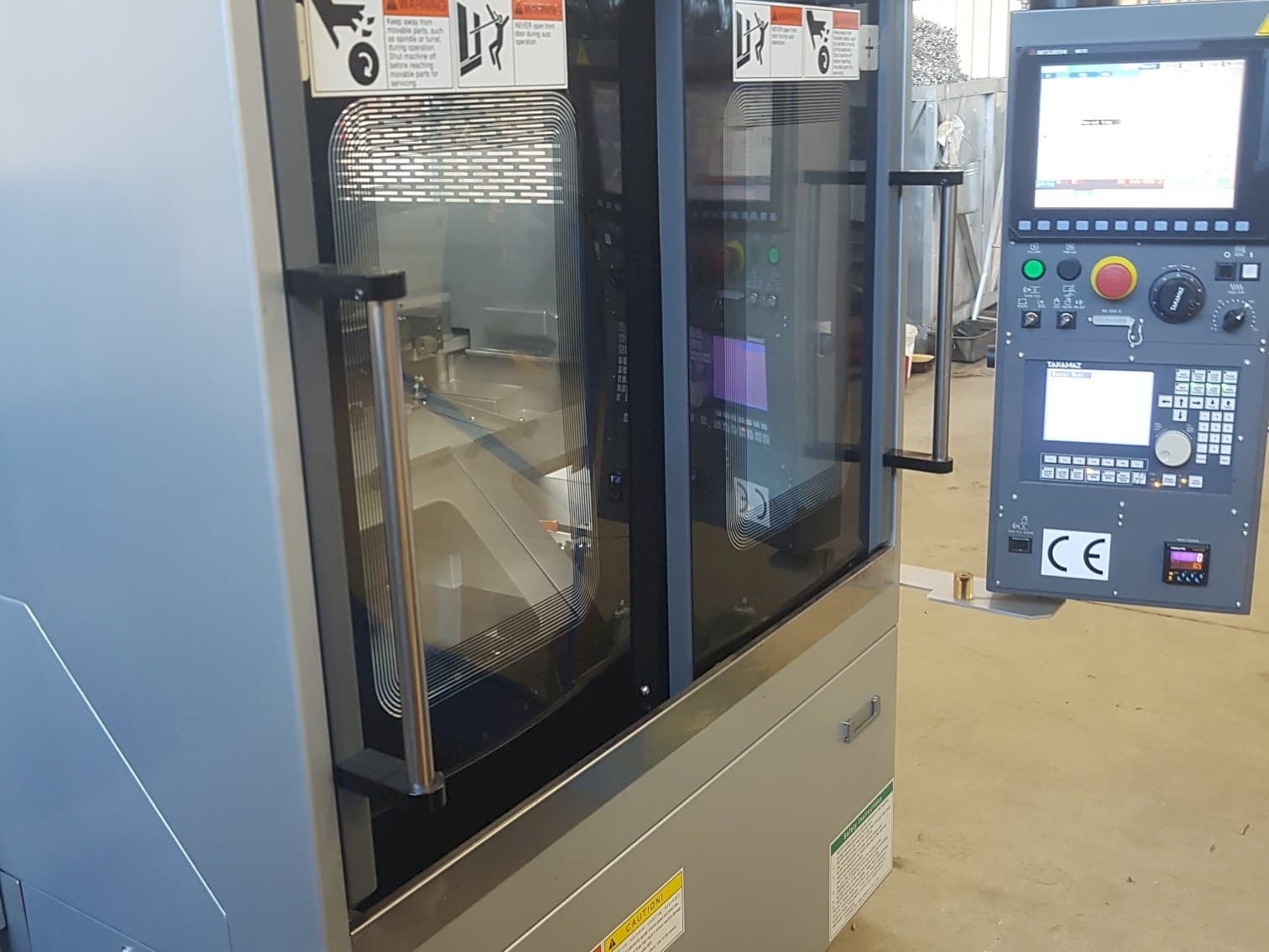 Prikaz  stroja Takamaz XW-30 Plus  sprijeda