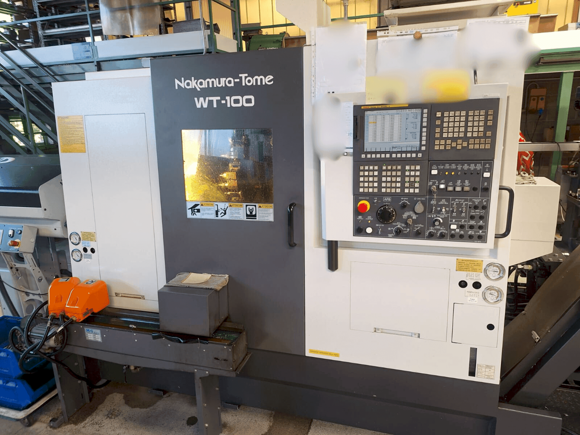 Prikaz  stroja NAKAMURA-TOME WT-100  sprijeda
