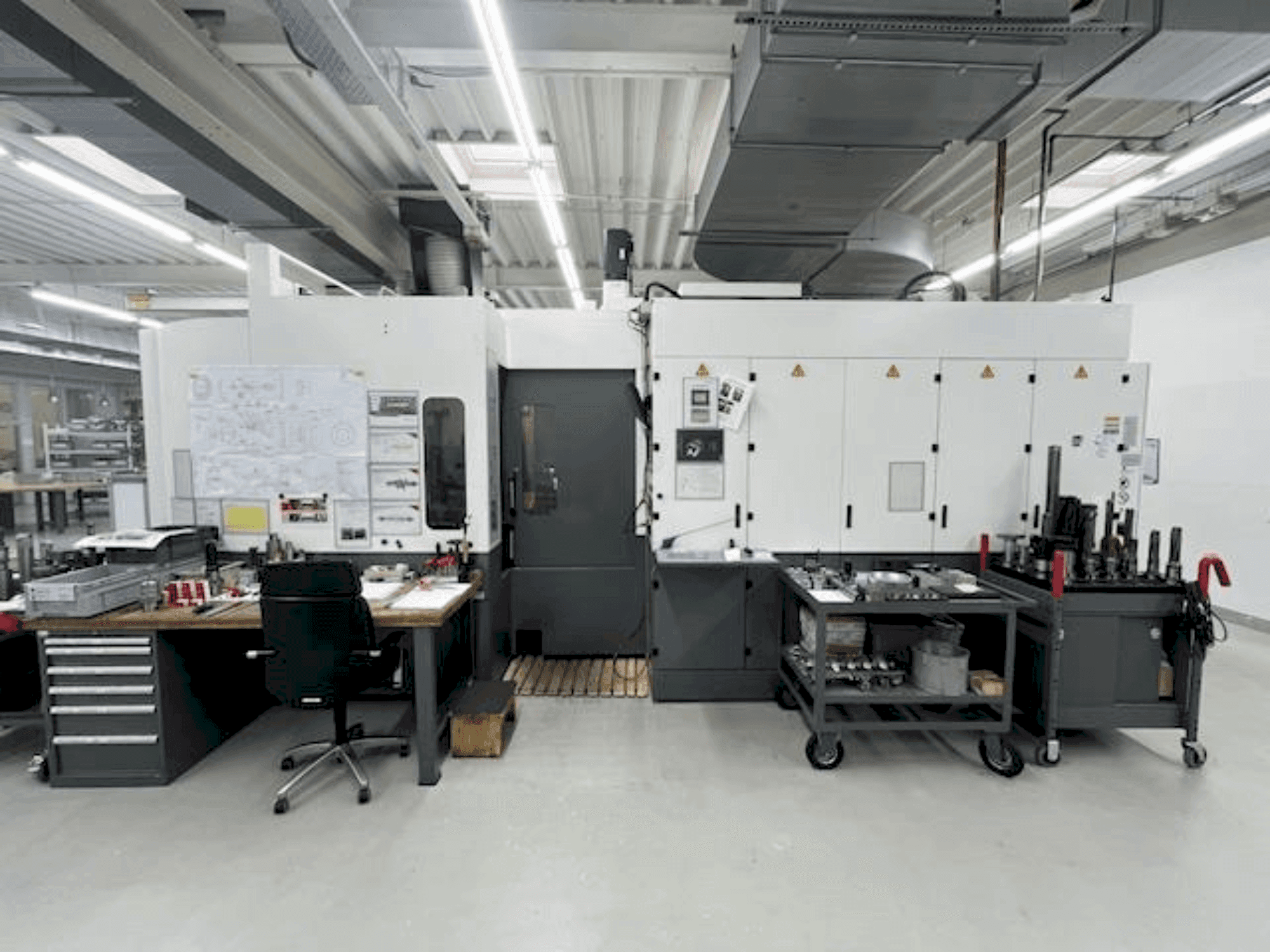 Prikaz  stroja HULLER HILLE Nbh 170  sprijeda