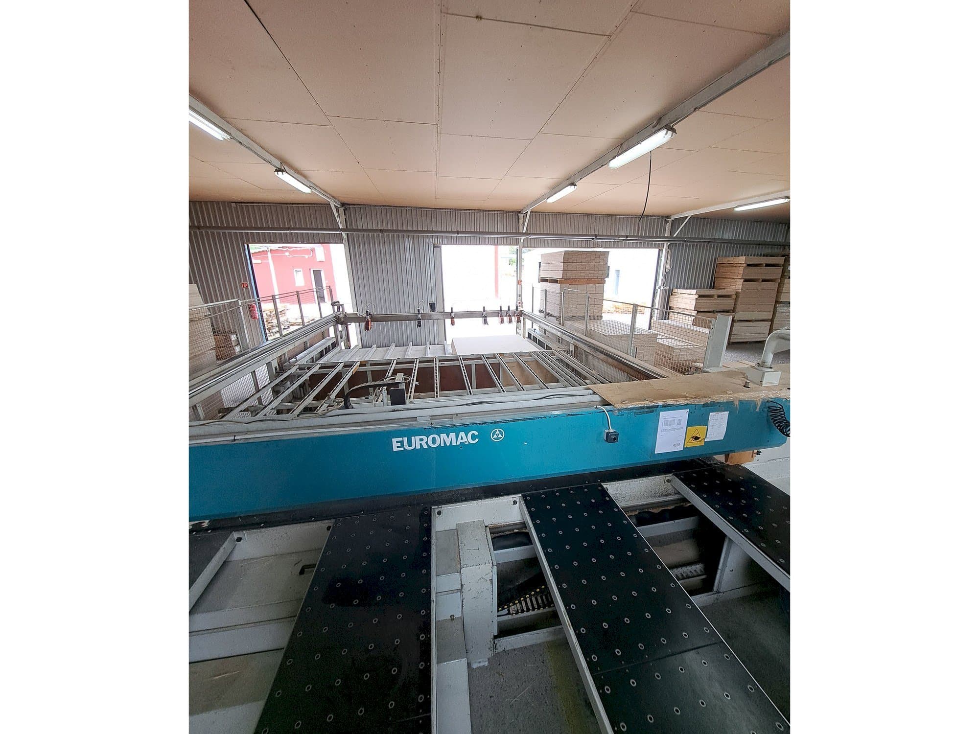 Prikaz  stroja Euromac LOGICA PINZE TAVOLA 4500  sprijeda