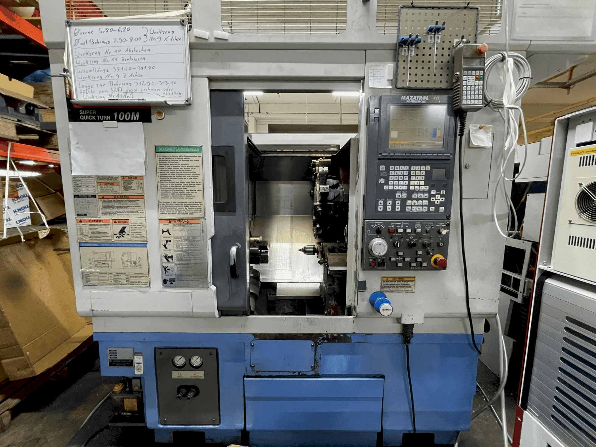 Prikaz  stroja Mazak SQT 100M  sprijeda