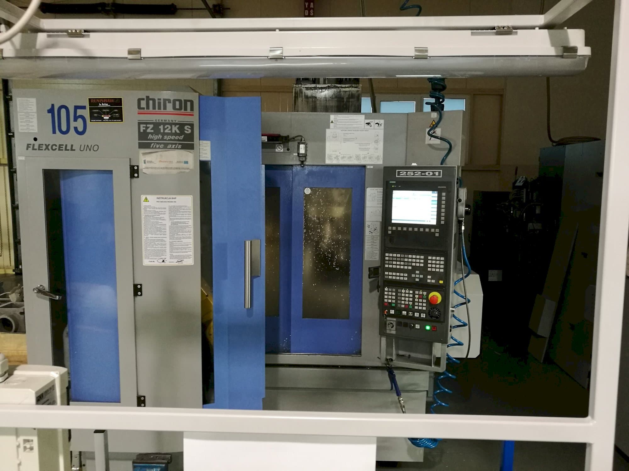 Prikaz  stroja CHIRON FZ 12 KS  sprijeda