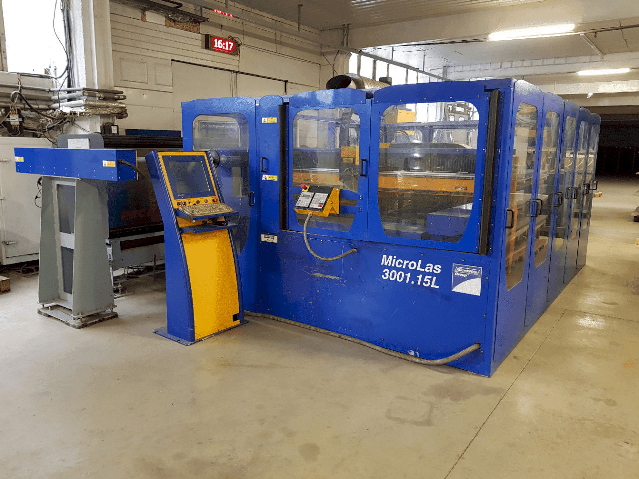 Prikaz  stroja MicroStep MicroLas 3001.15L  sprijeda