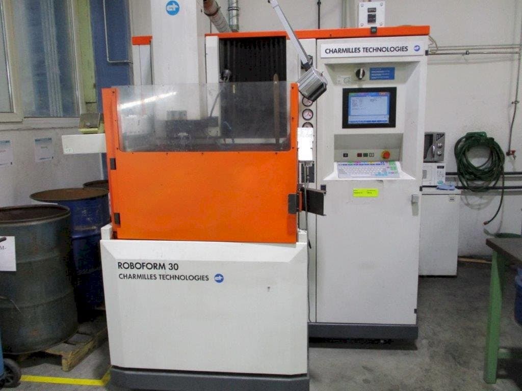 Prikaz  stroja CHARMILLES Roboform 30  sprijeda