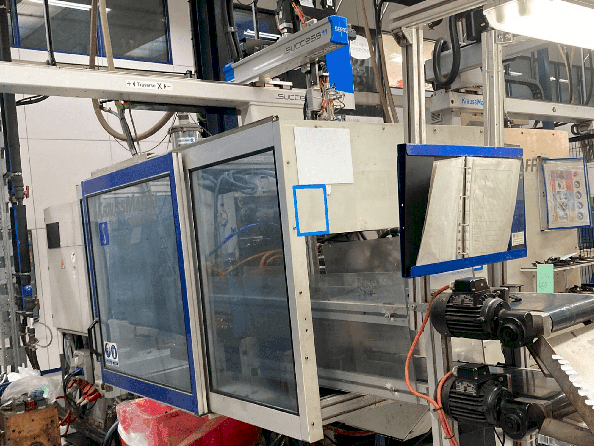 Prikaz  stroja Krauss Maffei 150-700 C2  sprijeda