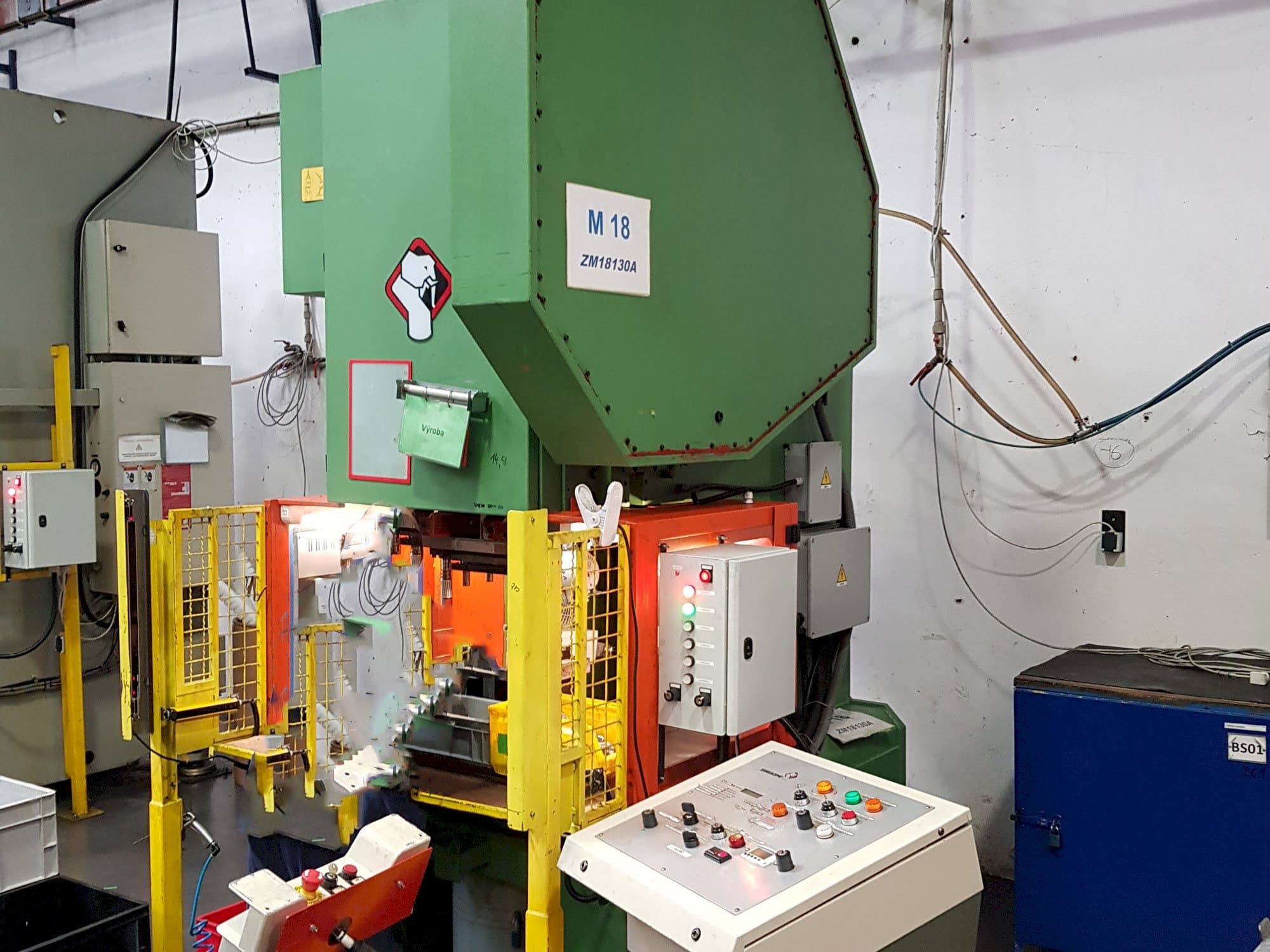 Prikaz  stroja Giacomo									 T 130R  sprijeda