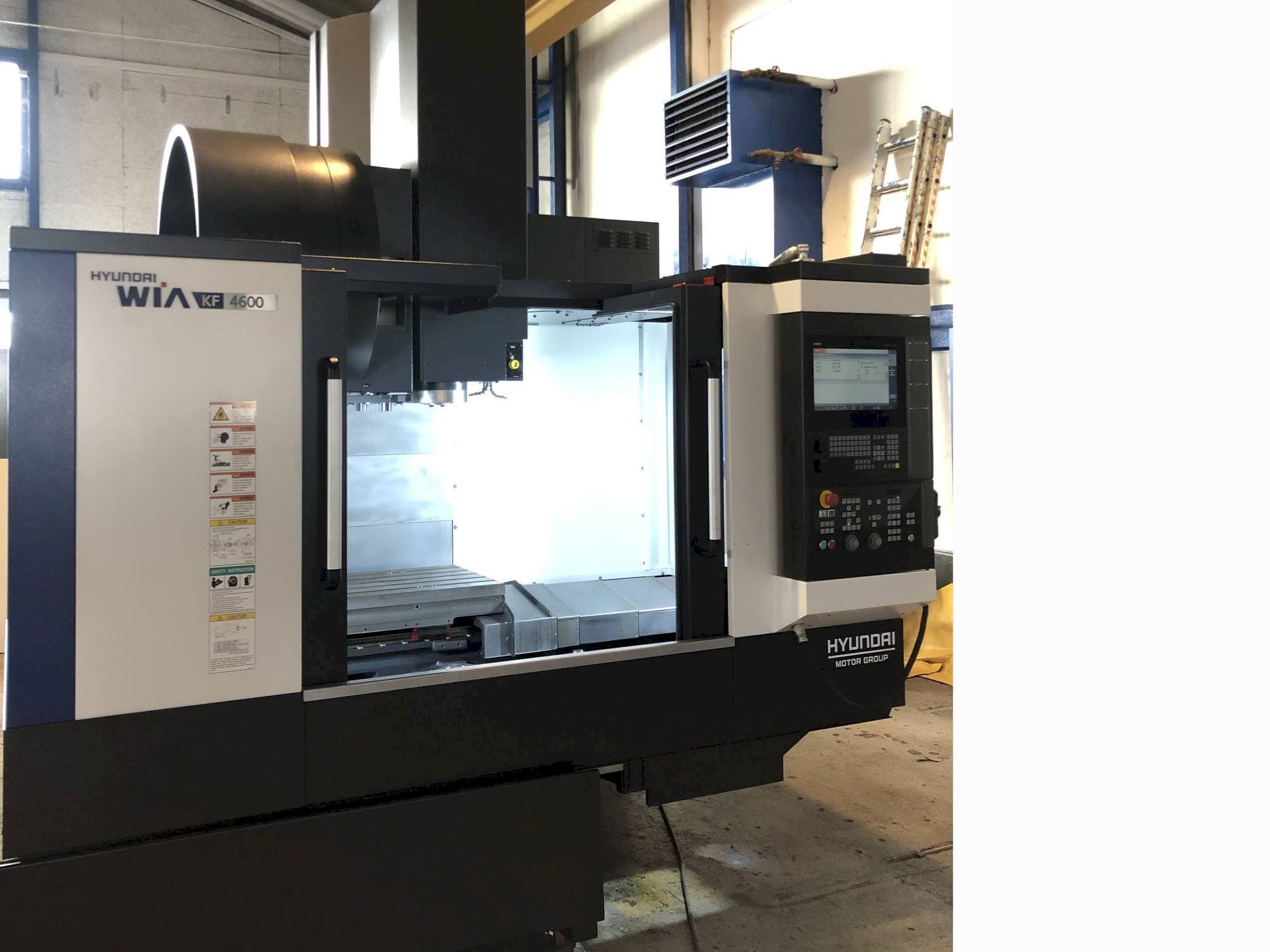 Prikaz  stroja Hyundai Wia KF4600  sprijeda