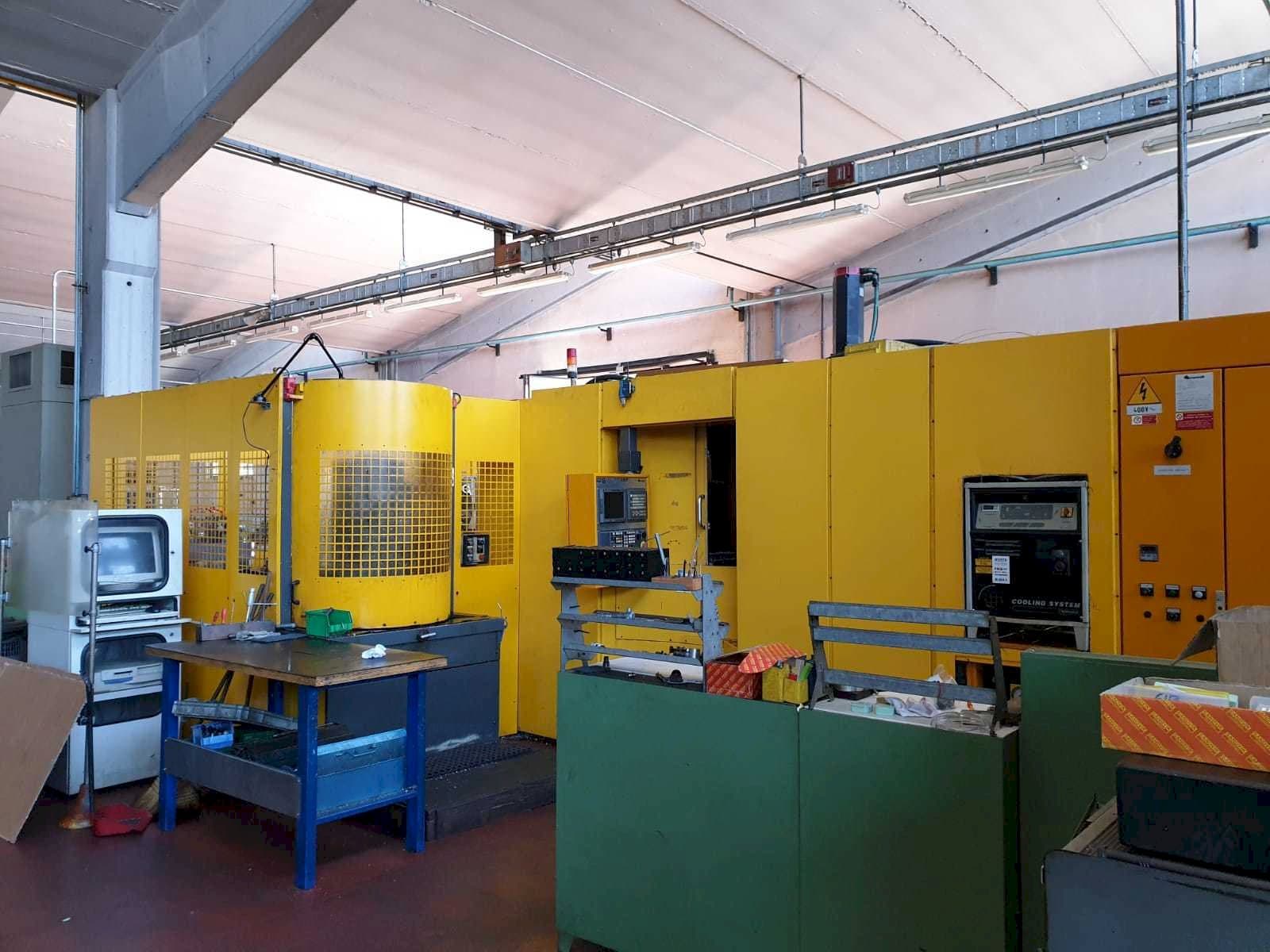 Prikaz  stroja Mandelli Thunder 500  sprijeda