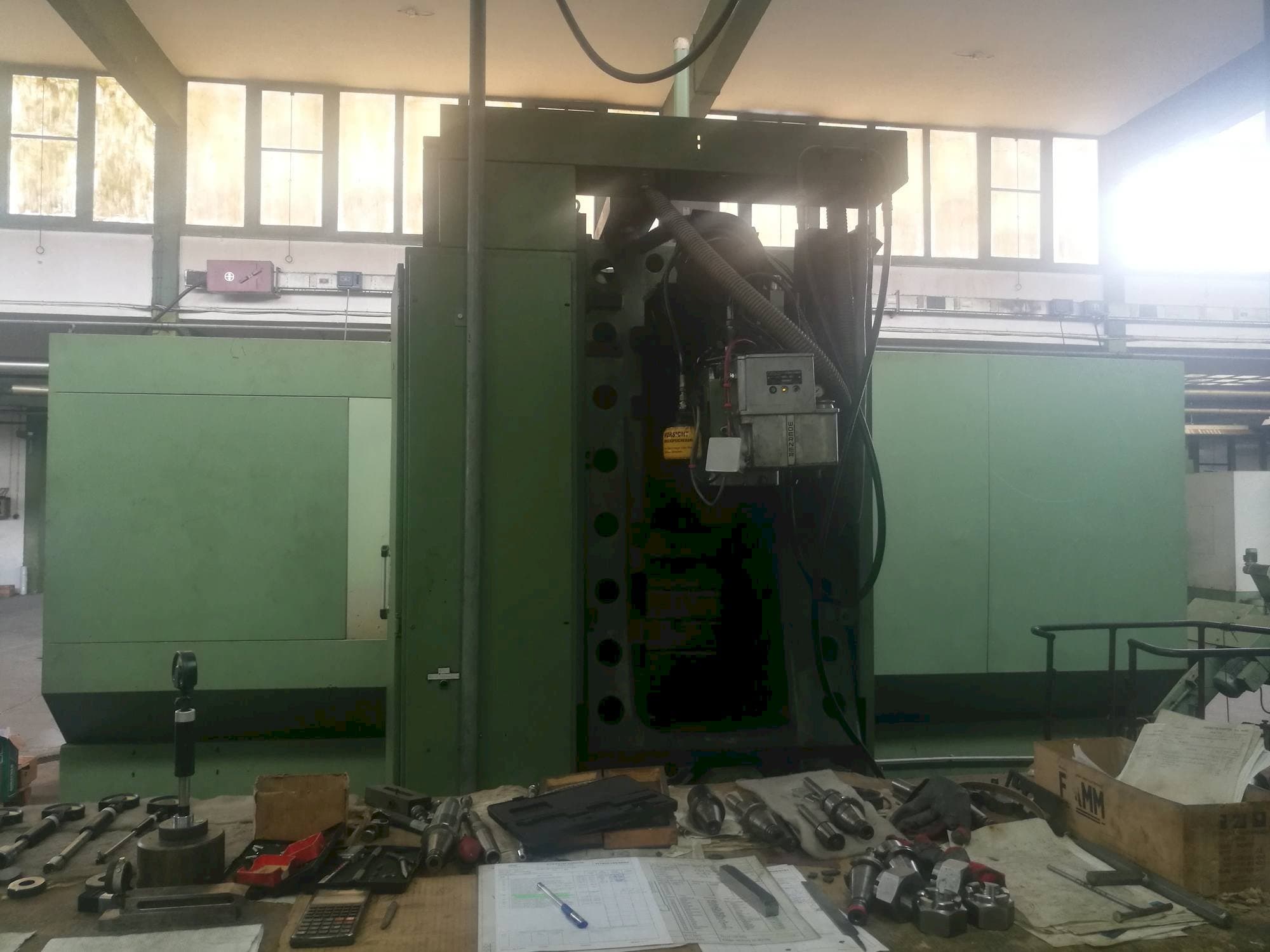 Prikaz  stroja HELLER PFU3  sprijeda