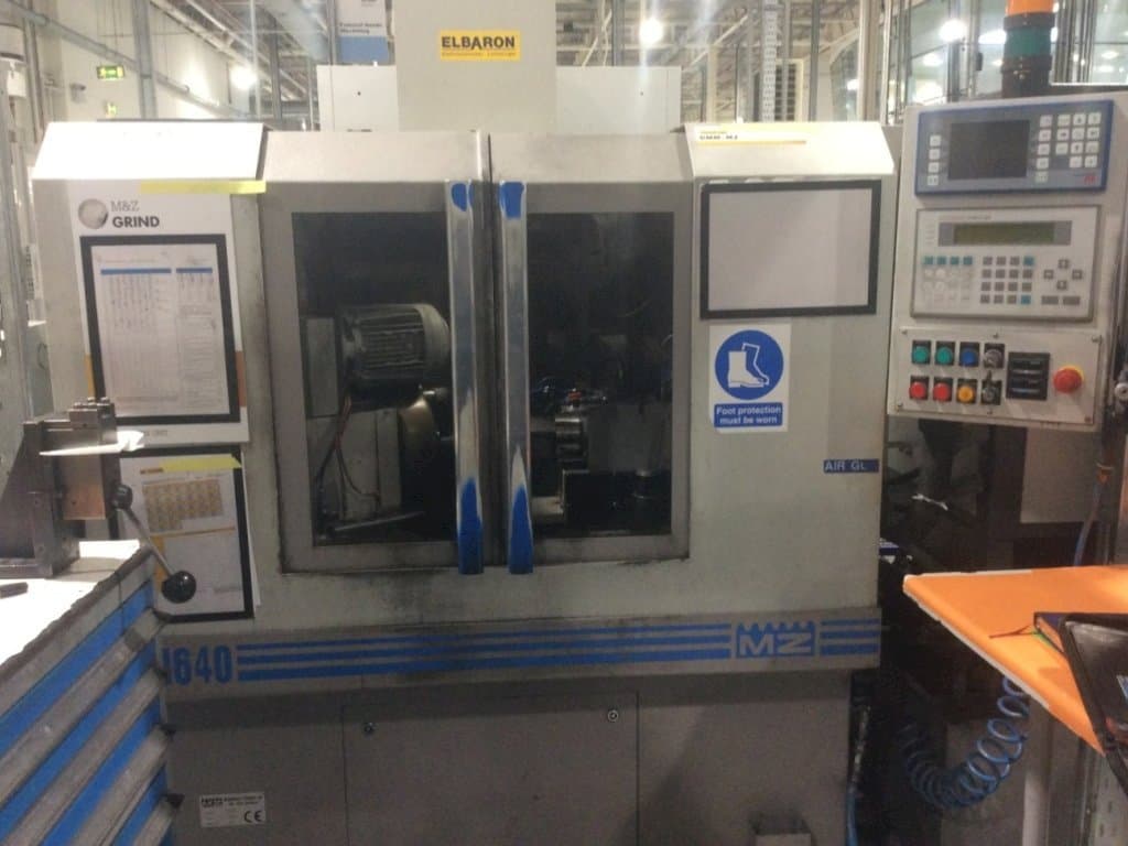 Prikaz  stroja Monnier & Zahner M640 CNC  sprijeda