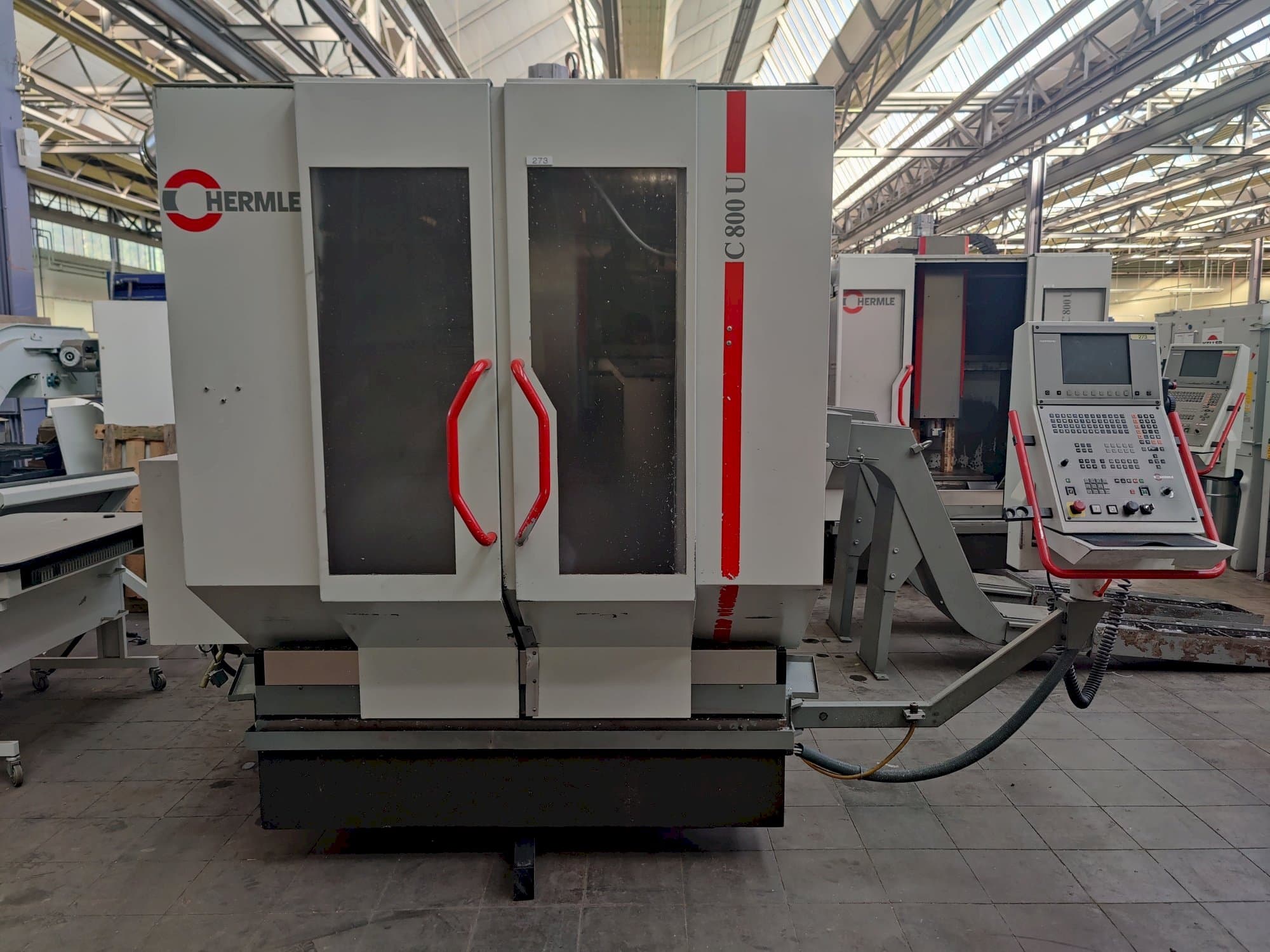 Prikaz  stroja HERMLE C800U  sprijeda