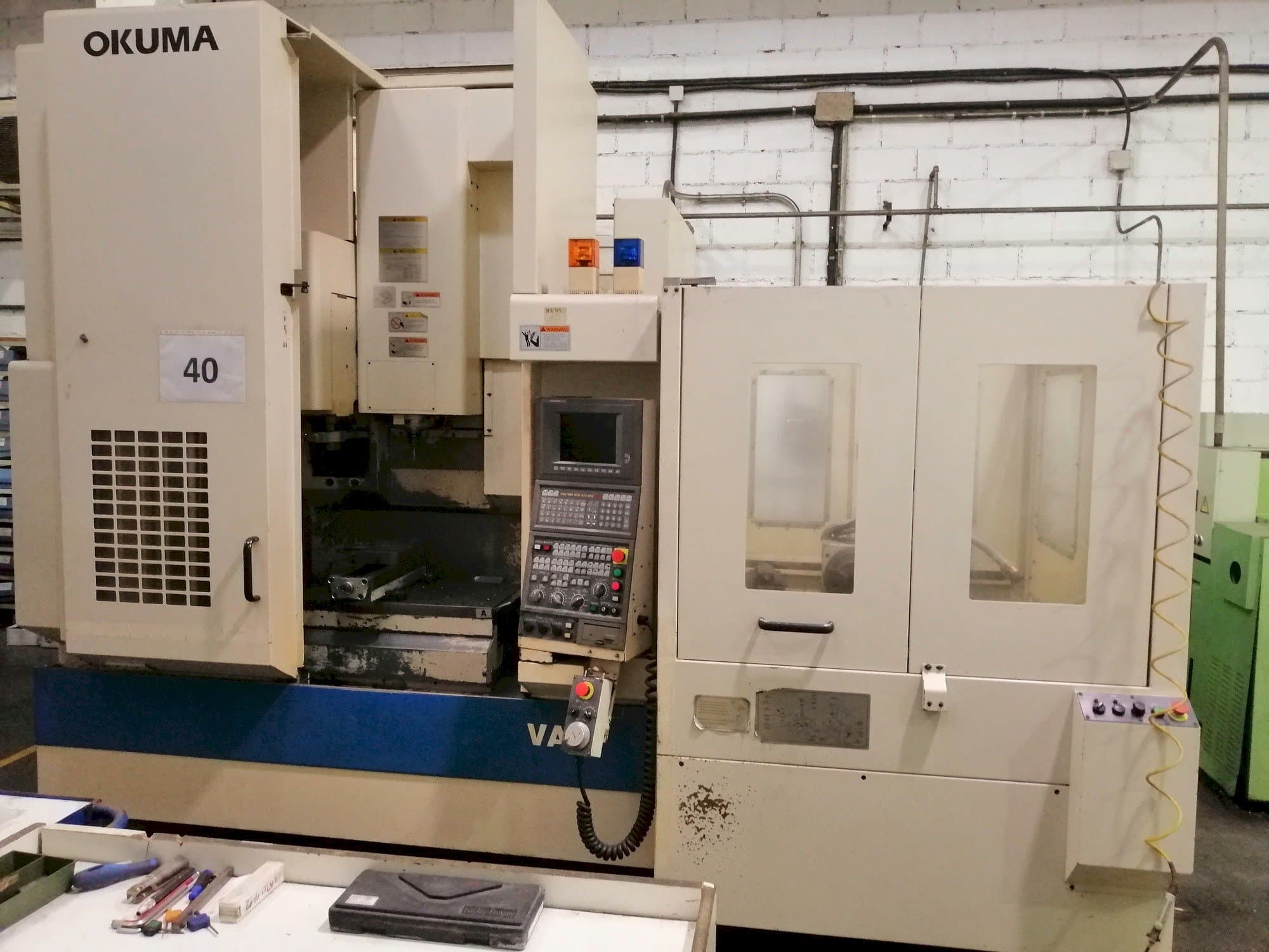 Prikaz  stroja Okuma 45VAE  sprijeda