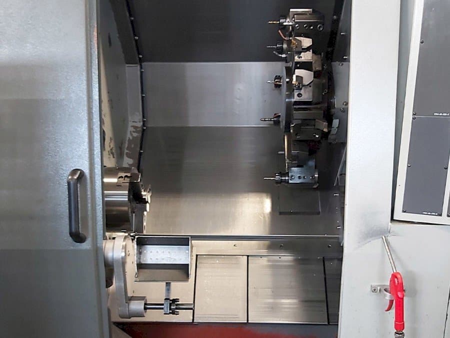 Prikaz  stroja Hyundai Kia SKT210SY  sprijeda