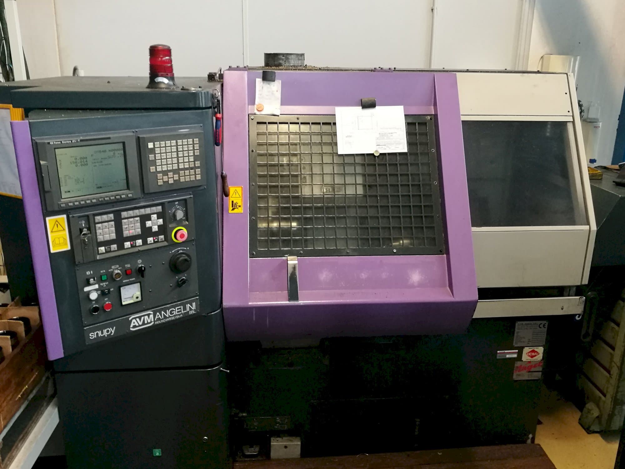 Prikaz  stroja AVM Angelini Snupy 21TI sprijeda