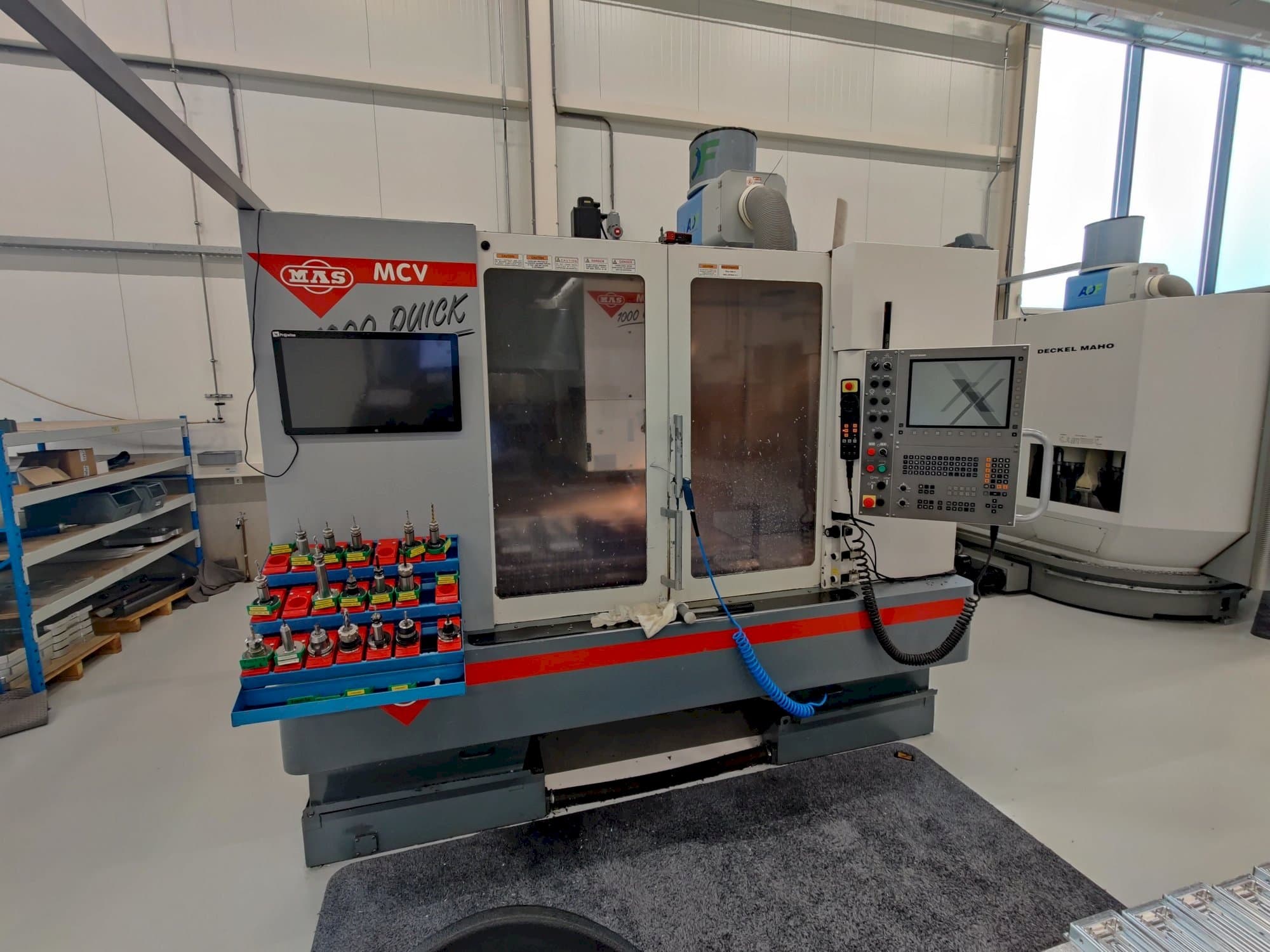 Prikaz  stroja MAS MCV1000 Quick  sprijeda