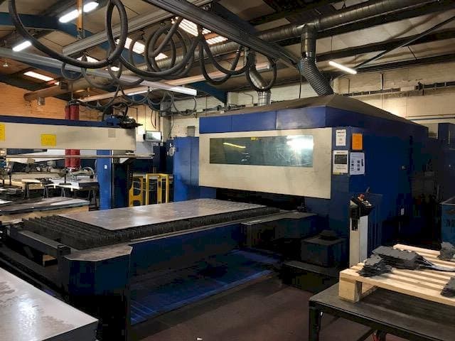 Prikaz  stroja Trumpf Traumatic L 3050  sprijeda