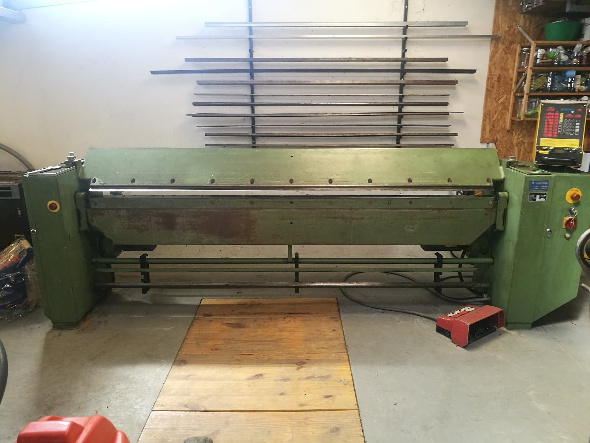 Prikaz lijeve strane  stroja Schechtl MA 250/8