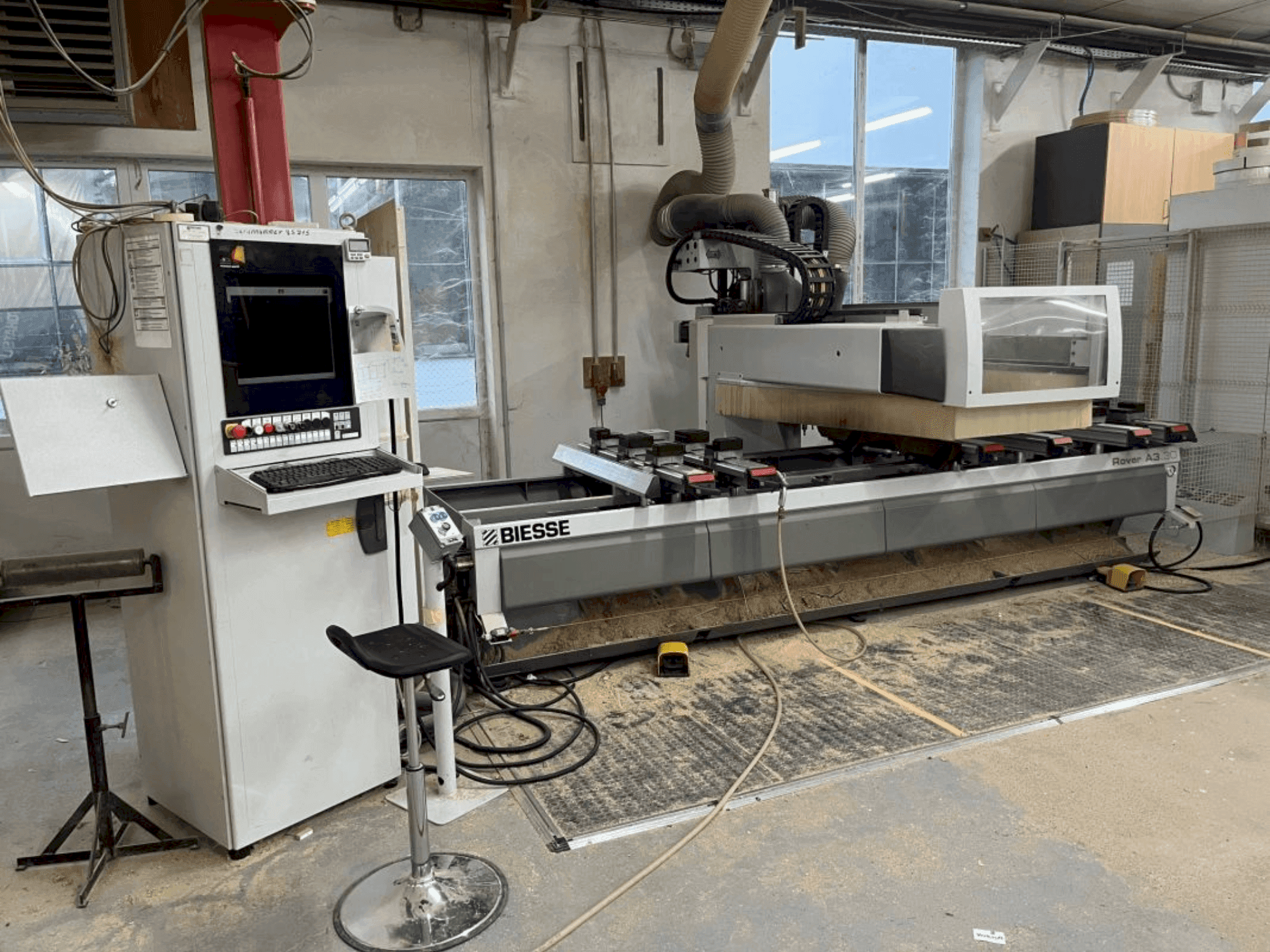 Prikaz  stroja BIESSE ROVER A  sprijeda