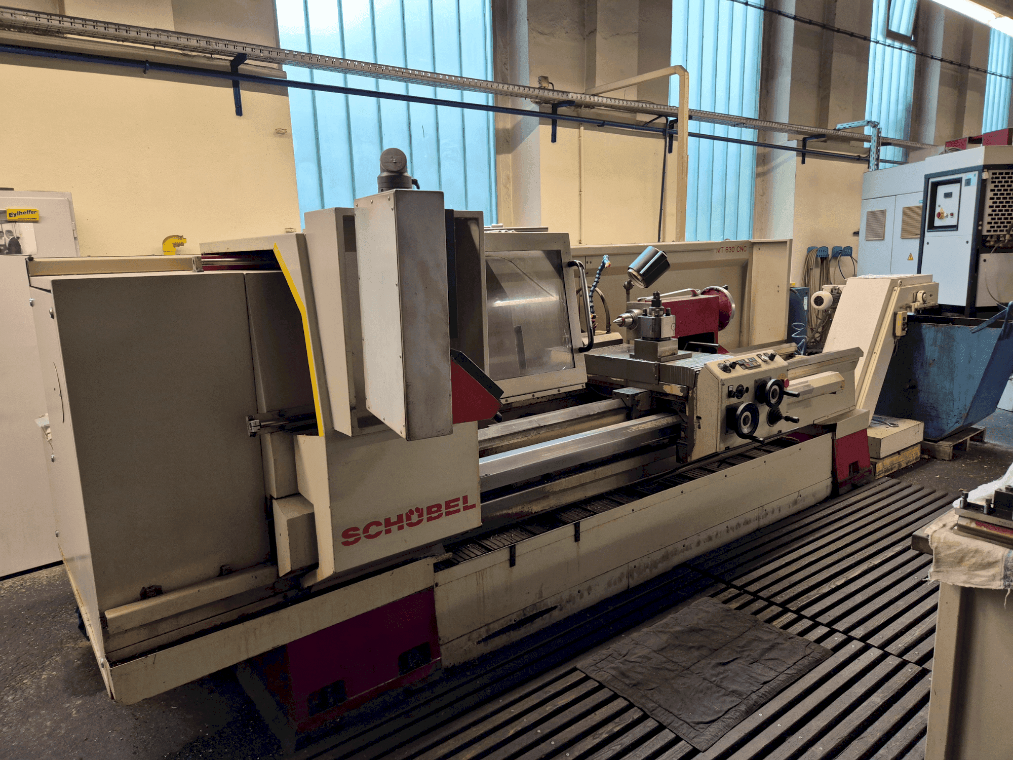 Prikaz  stroja SCHÜBEL MT 630 CNC  sprijeda