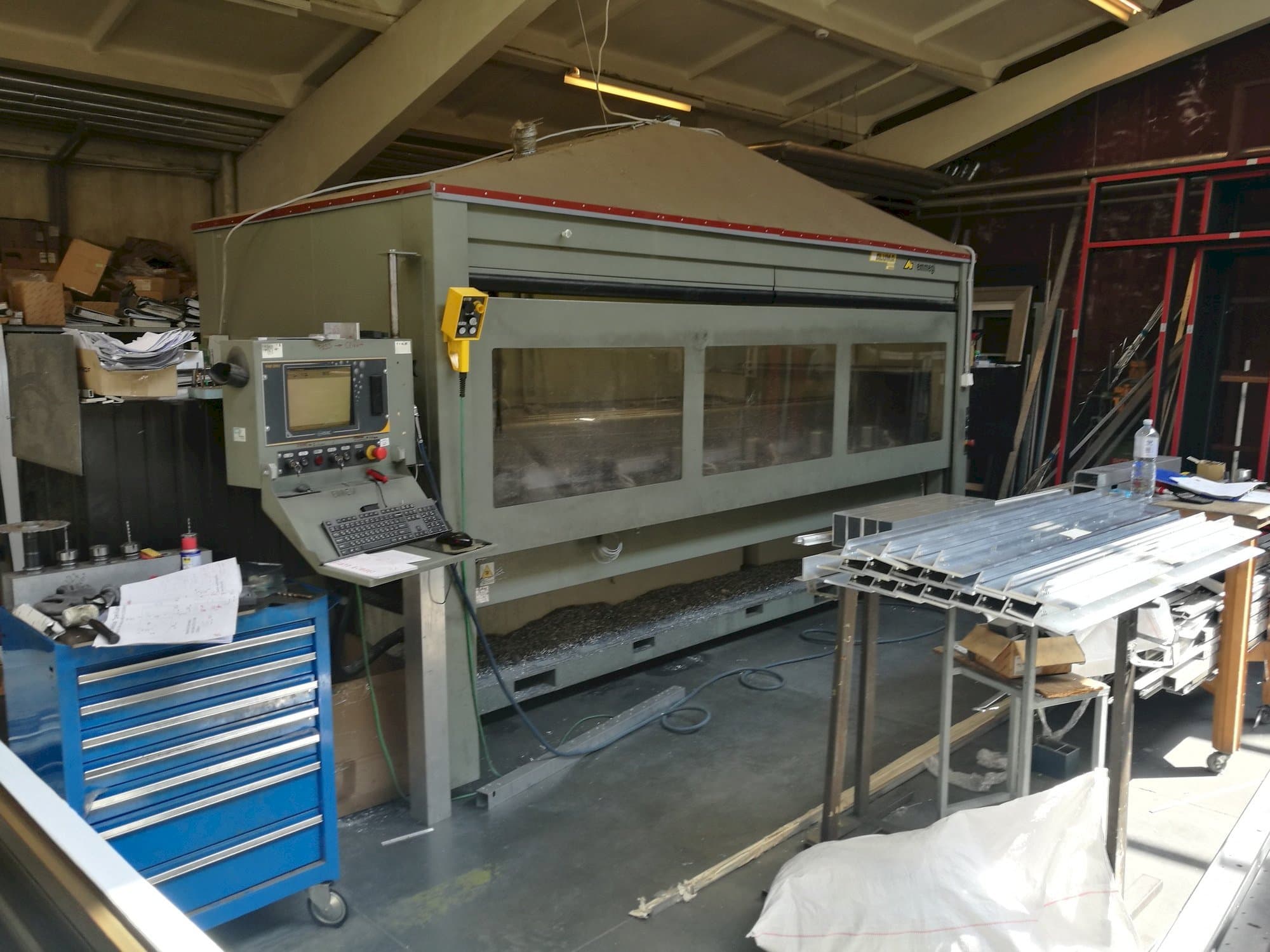 Prikaz  stroja Aluma Phantomatic T4 A  sprijeda