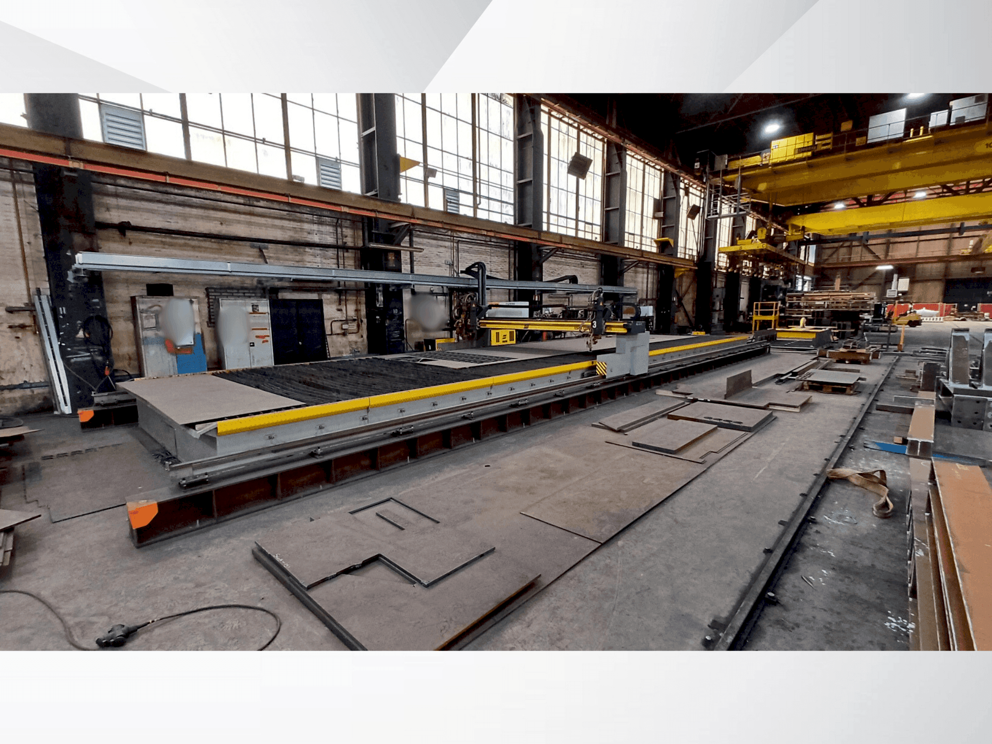 Prikaz  stroja ESAB SXE-P4500  sprijeda